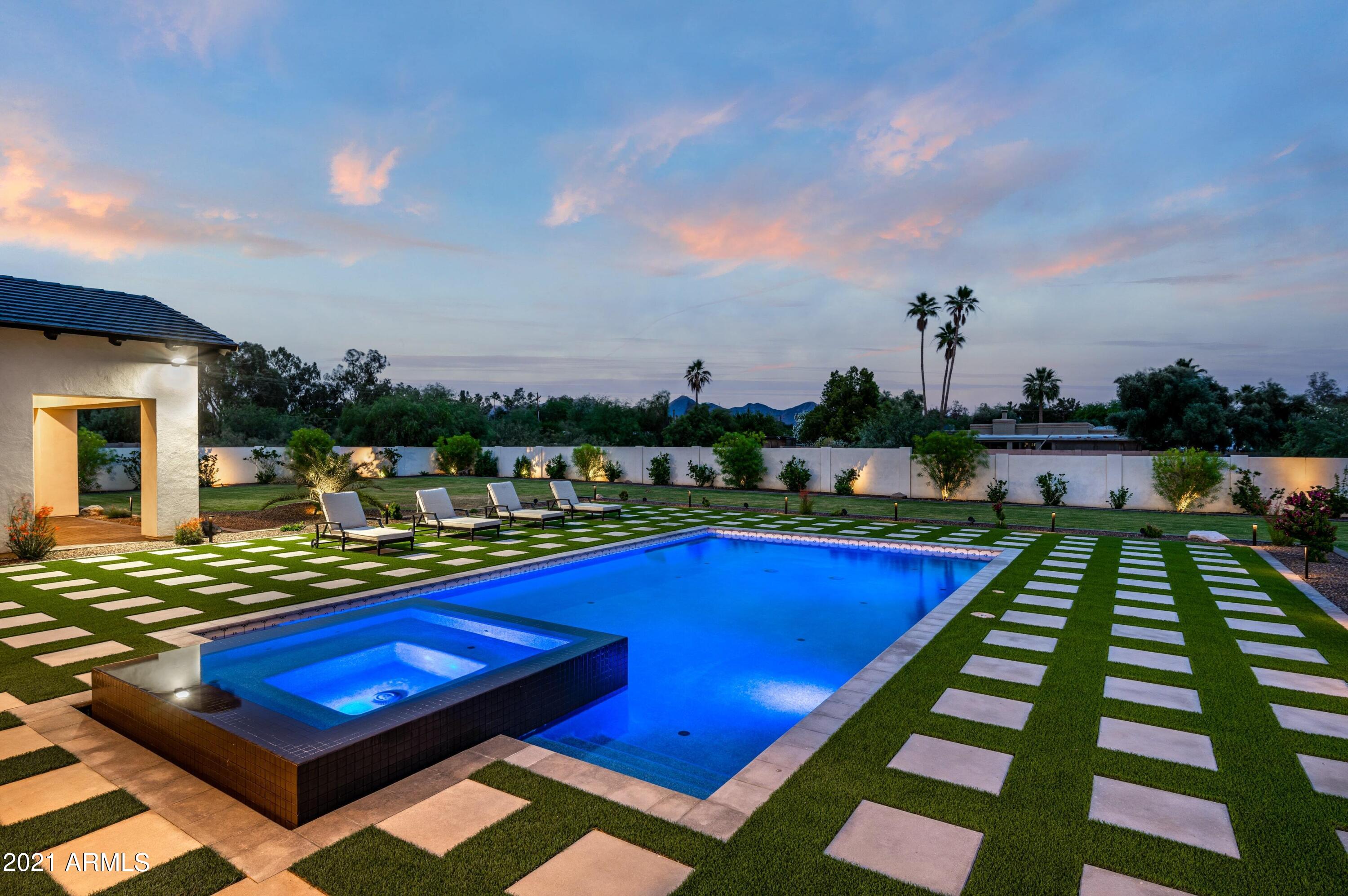 LOR VILLA ESTATES - Residential