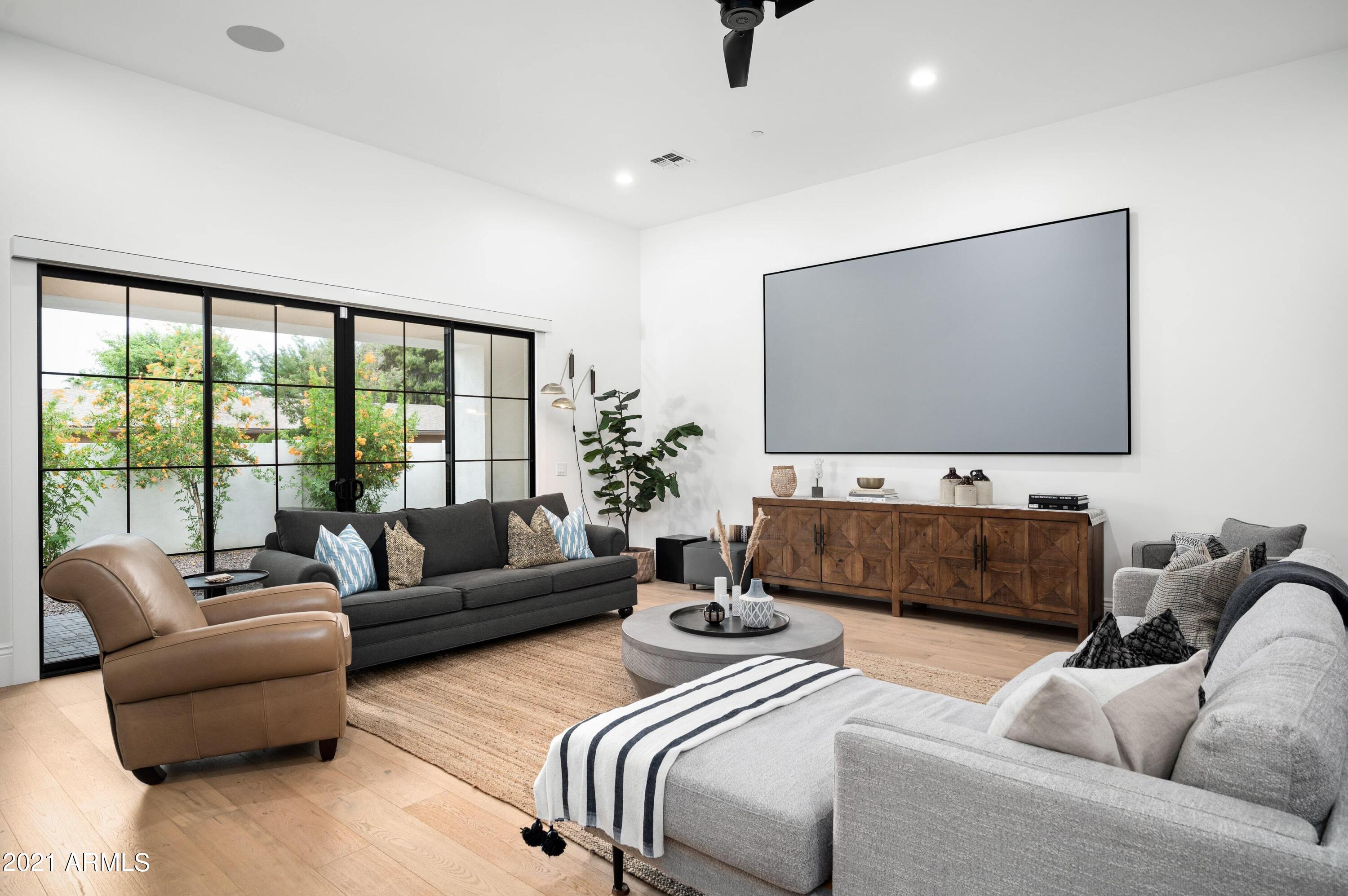 LOR VILLA ESTATES - Residential