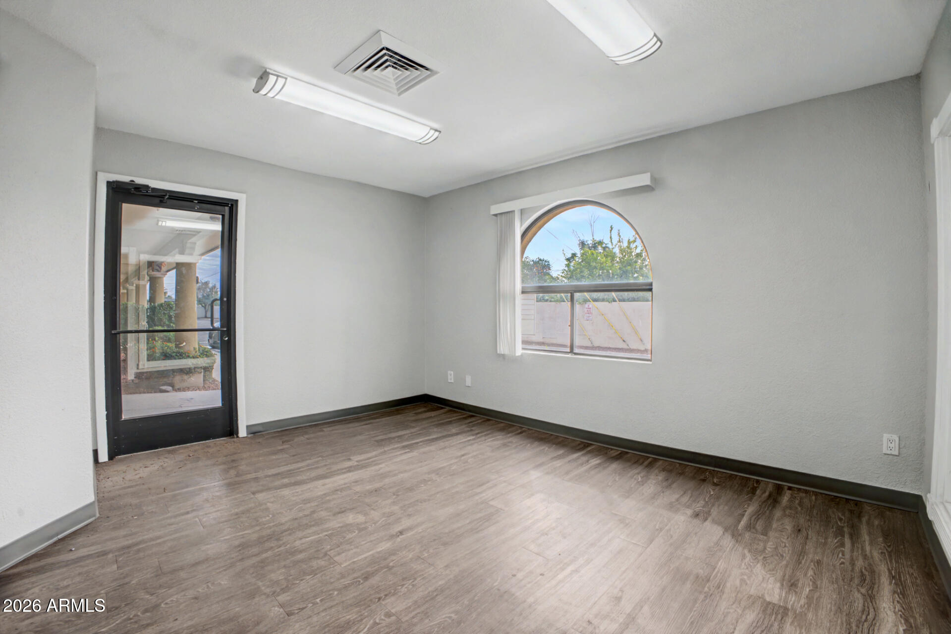BOND ACRES - Commercial Sale