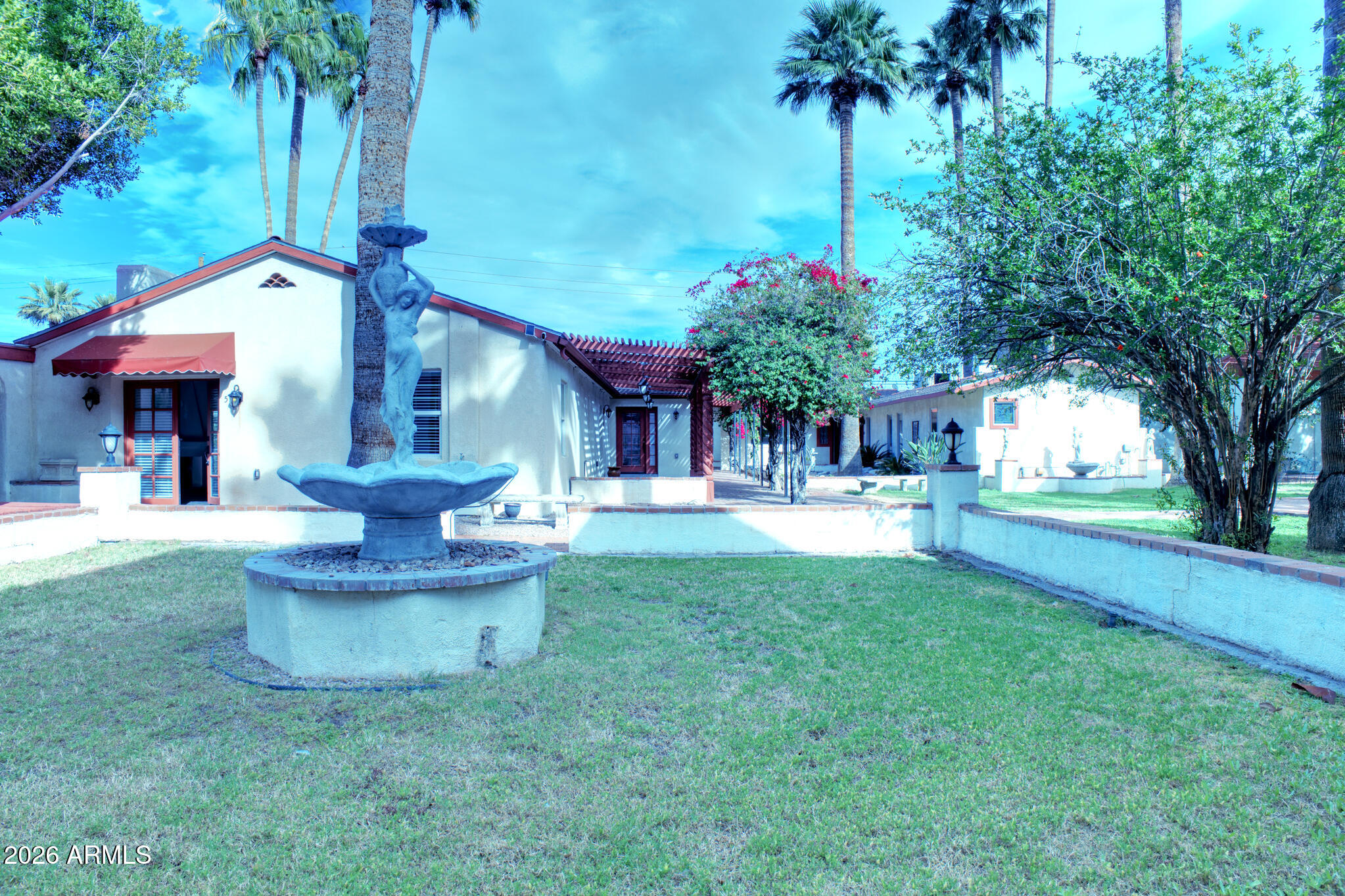 5 Casitas plus smaller laundry room.  All recently updated and show great all 1 Bedroom, 1 Bath with Kitchenette  SQ.FT. is 450-590  per unit.  This sale includes adjoining lot with 2500 SQ FT main house MLS # 7021665 Almost 1 full acre between both lots.  4 Car Garage and another 1 car garage and 5  parking spots.
