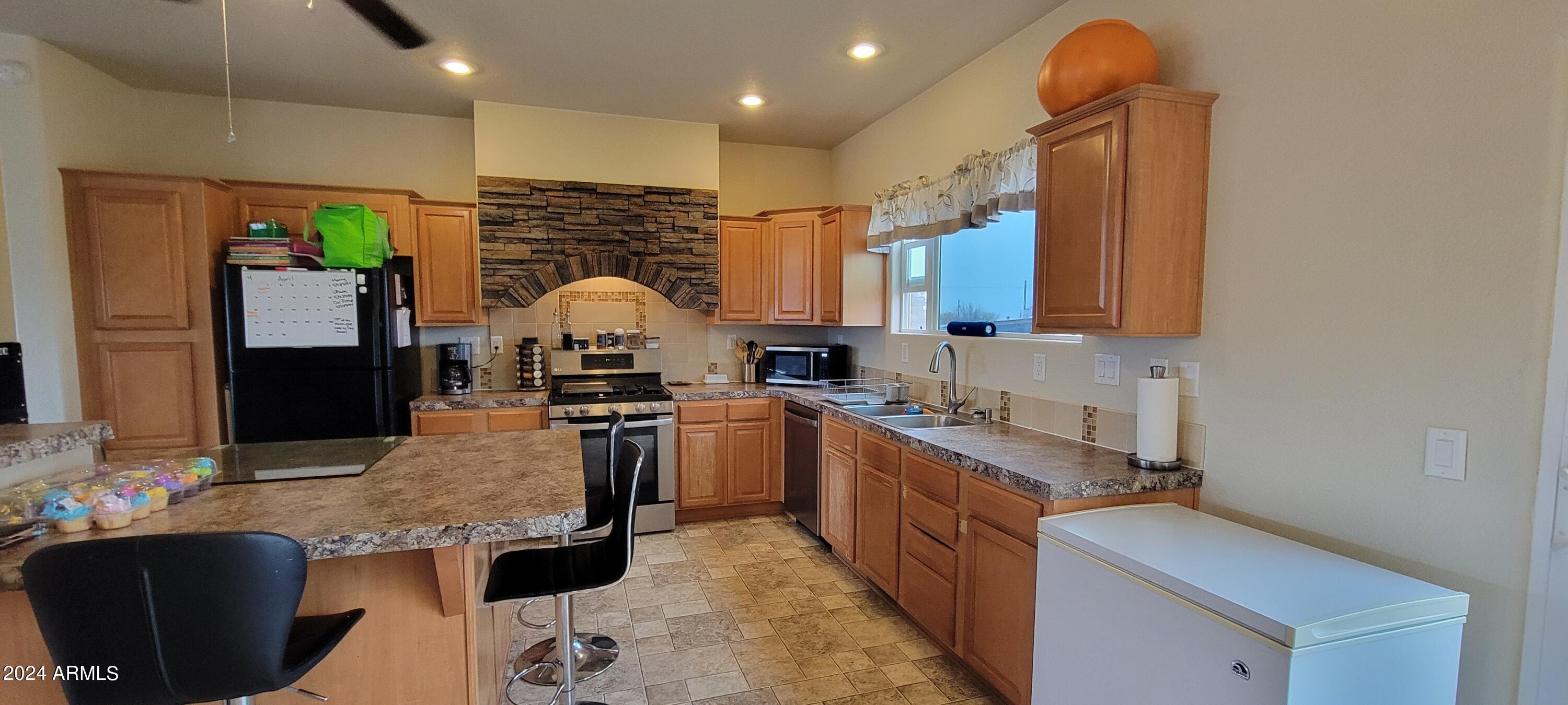 MOUNTAIN MESAS EAST - Residential