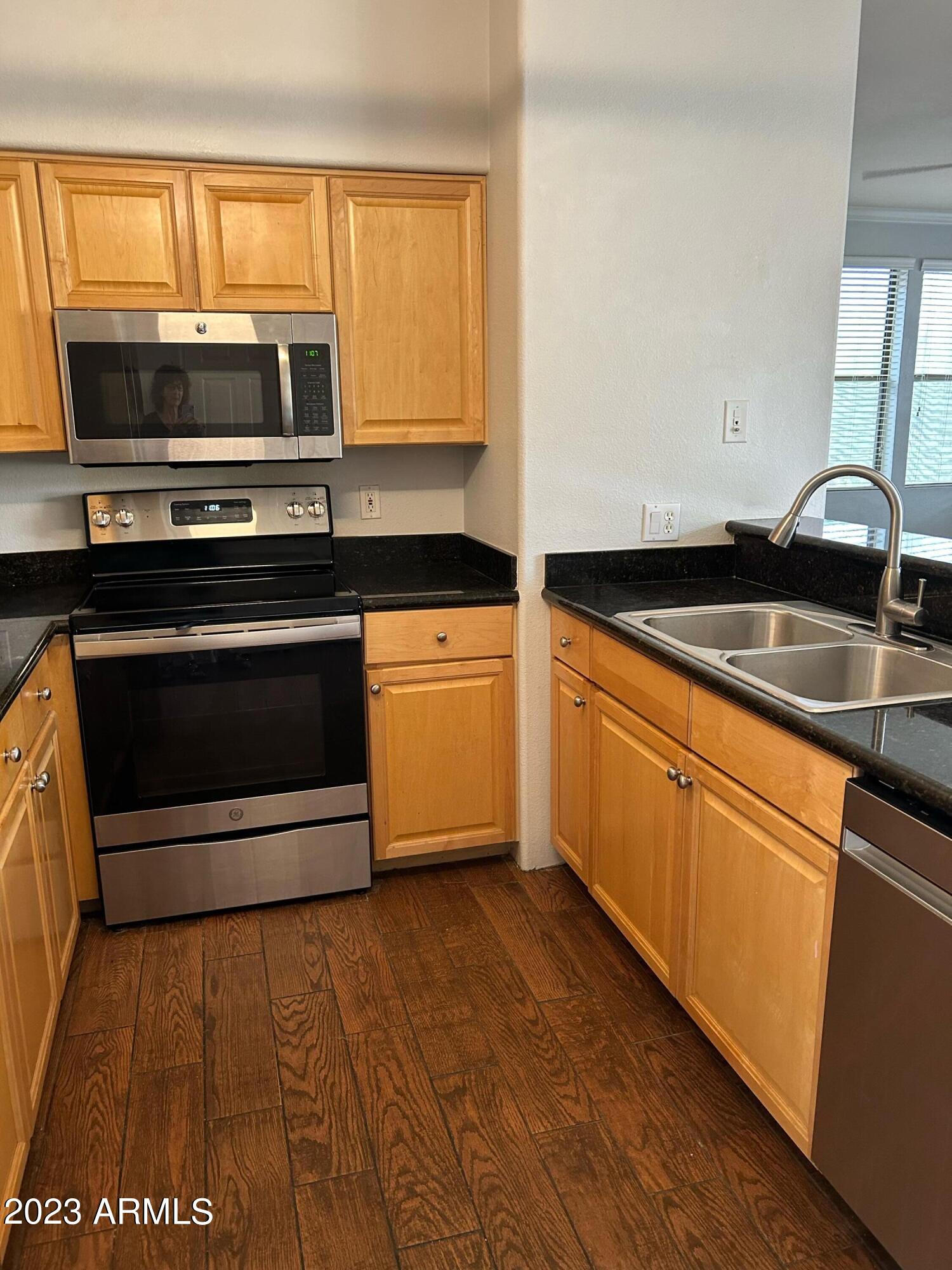 VENU AT GRAYHAWK CONDOMINIUM - Residential Lease