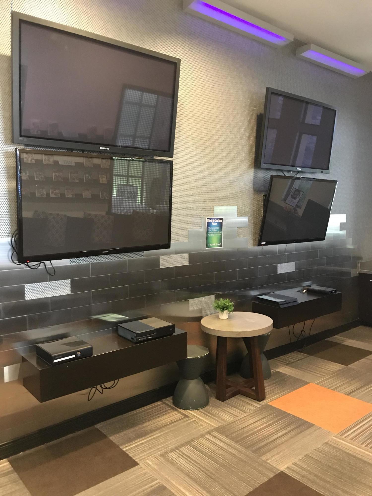 VENU AT GRAYHAWK CONDOMINIUM - Residential Lease