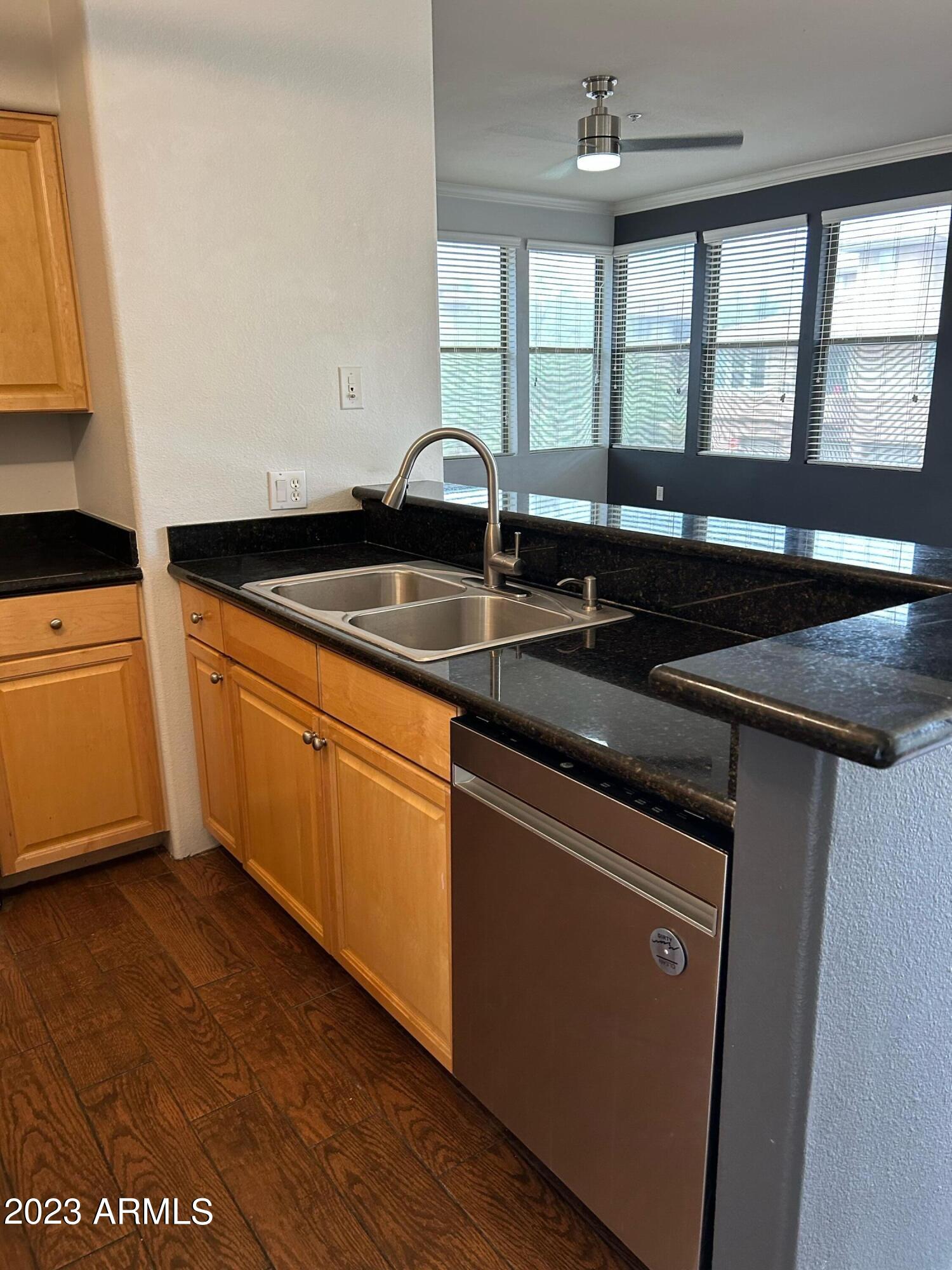 VENU AT GRAYHAWK CONDOMINIUM - Residential Lease