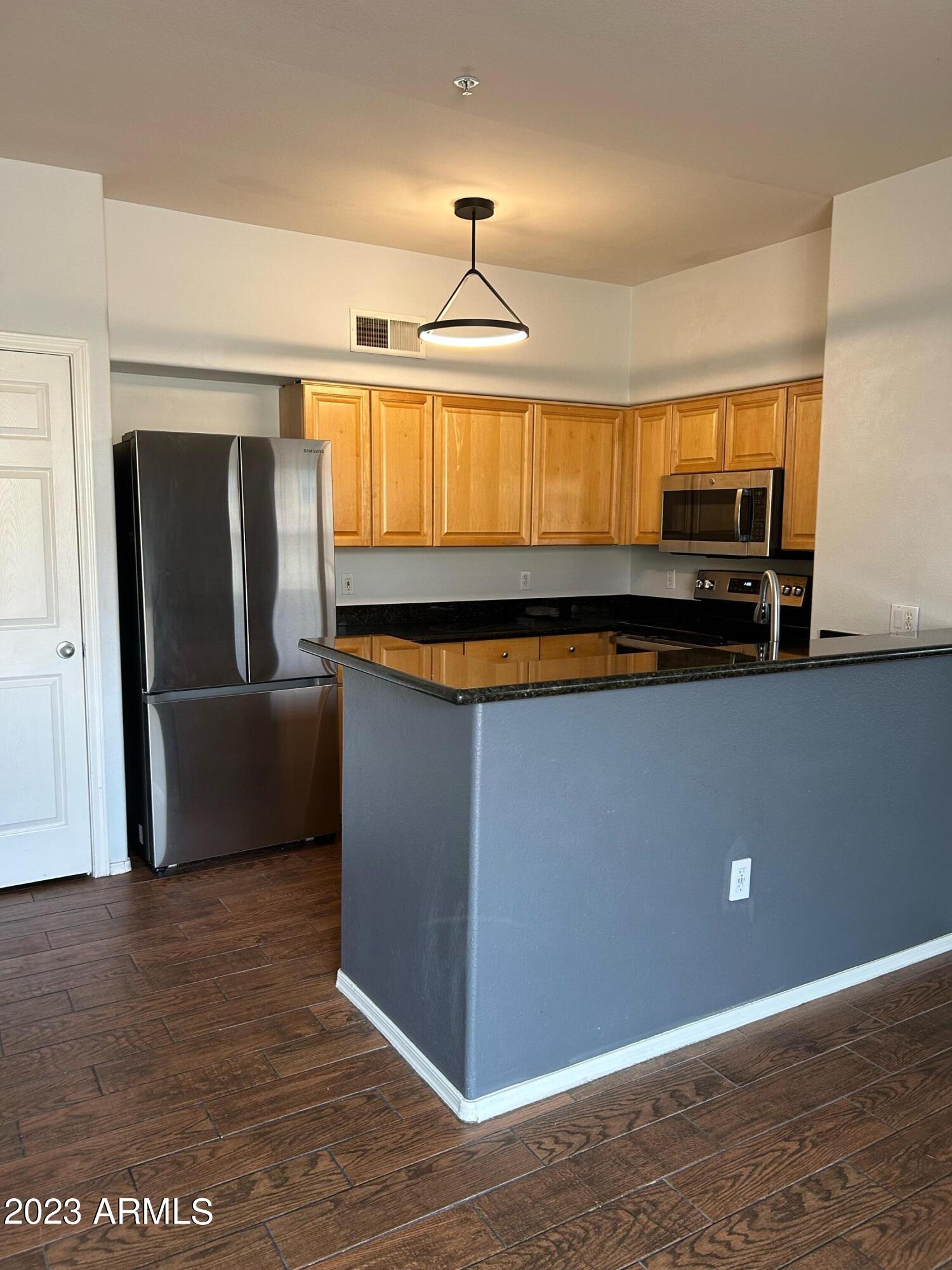 VENU AT GRAYHAWK CONDOMINIUM - Residential Lease