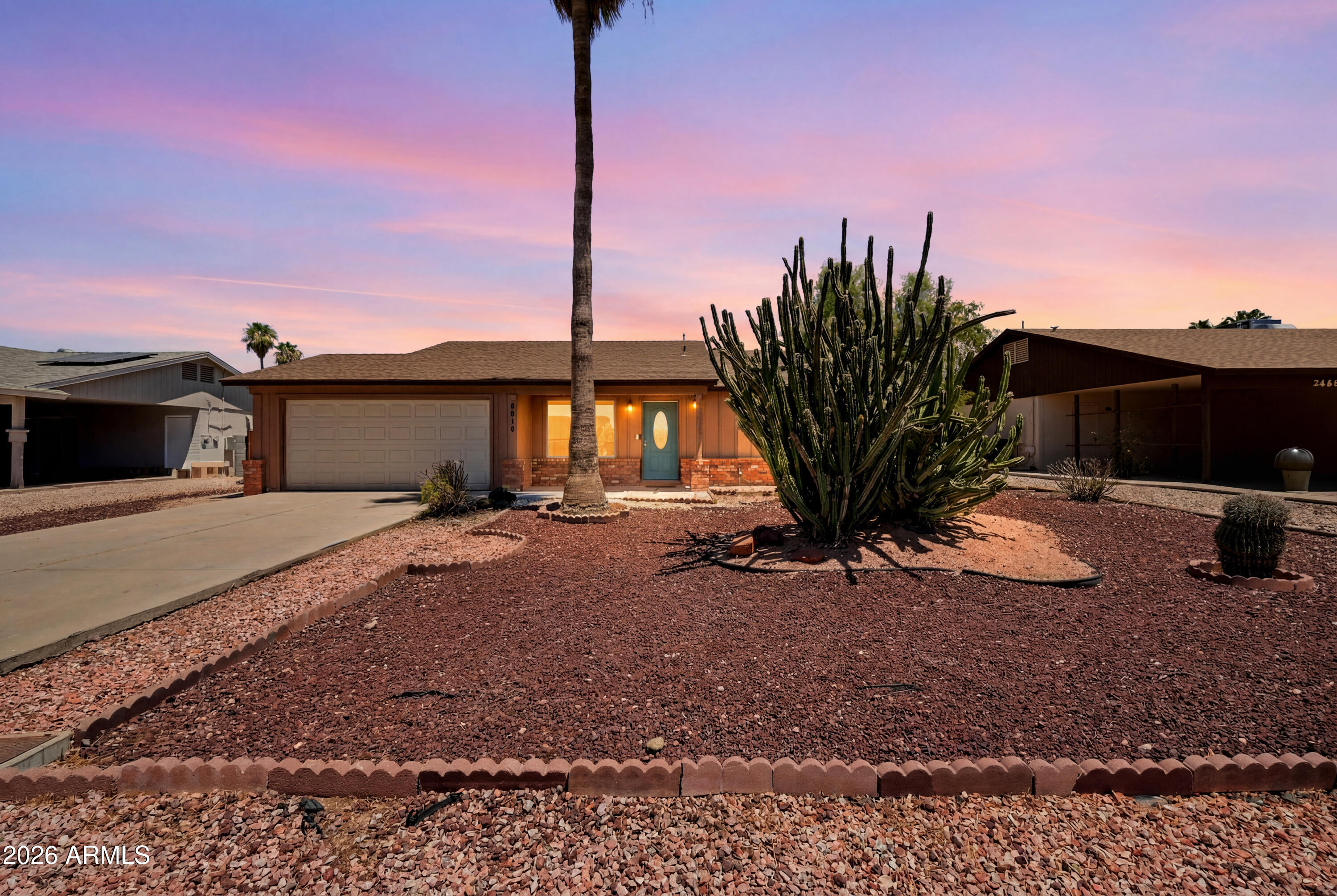 Perfectly situated in the highly sought-after North Phoenix/Glendale corridor, this charming single-family residence offers the ideal blend of comfort and convenience. Whether you are a first-time homebuyer or looking for a cozy retreat, this property is ready to welcome you. Brand new Roof 2 years ago. Fresh interior paint.