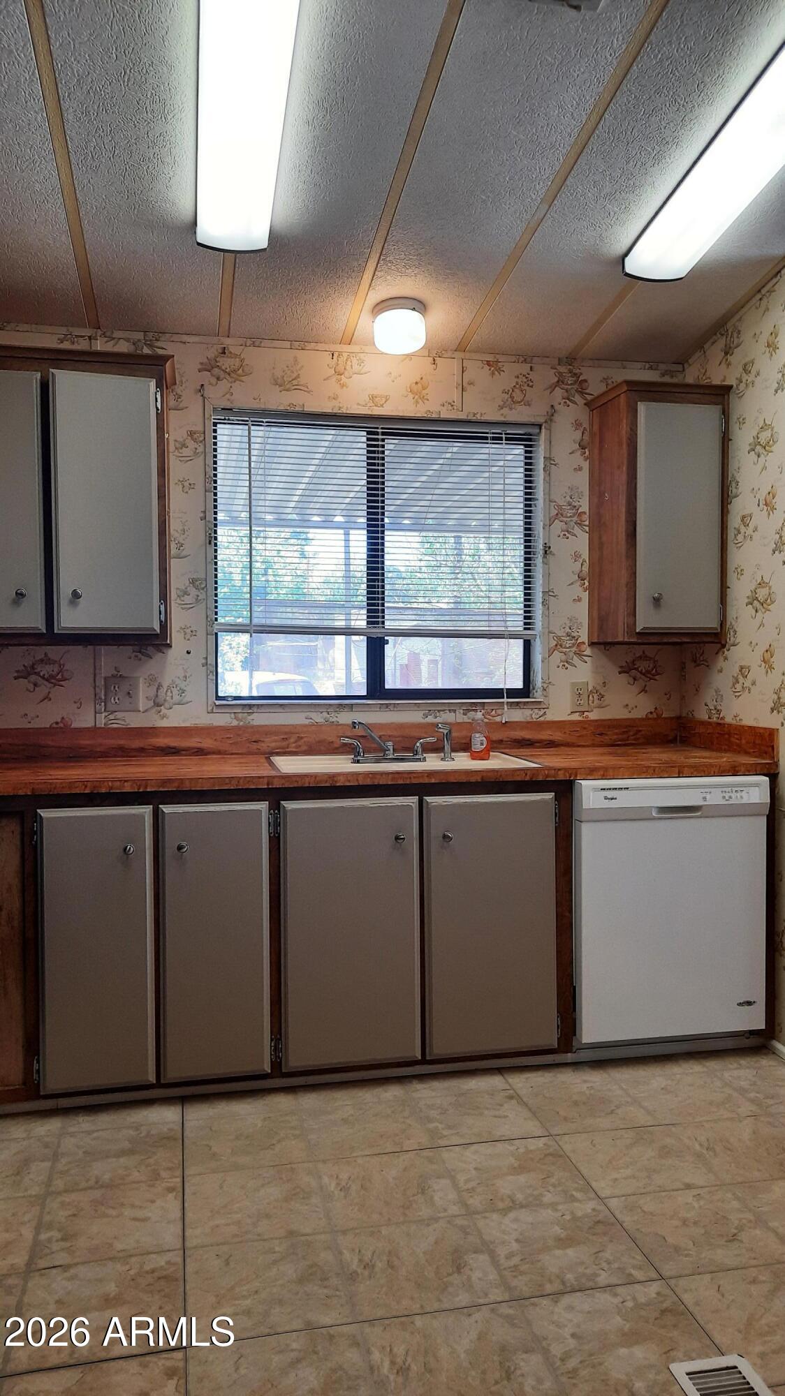 Thunderbird RV & Mobile Home Park - Residential