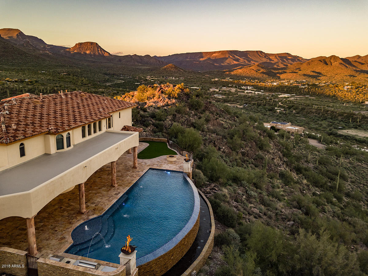 TOP OF THE MOUNTAIN
SEVEN SISTERS - Residential