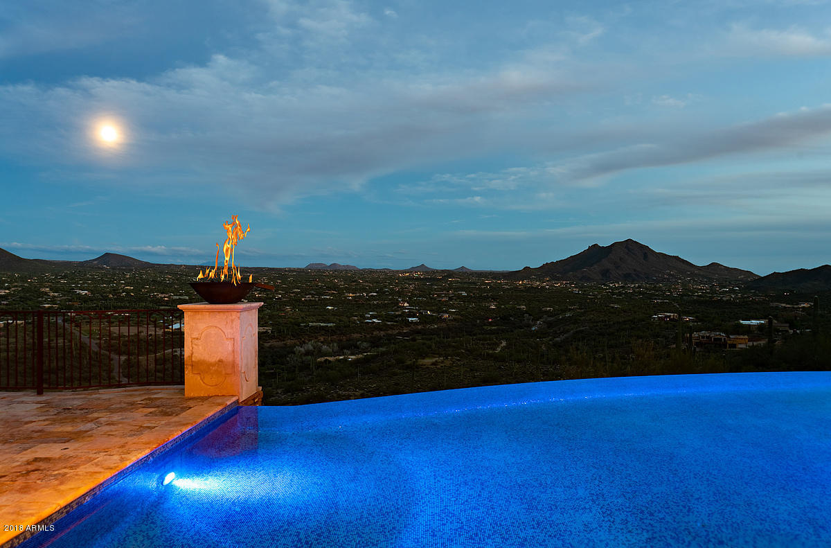 TOP OF THE MOUNTAIN
SEVEN SISTERS - Residential