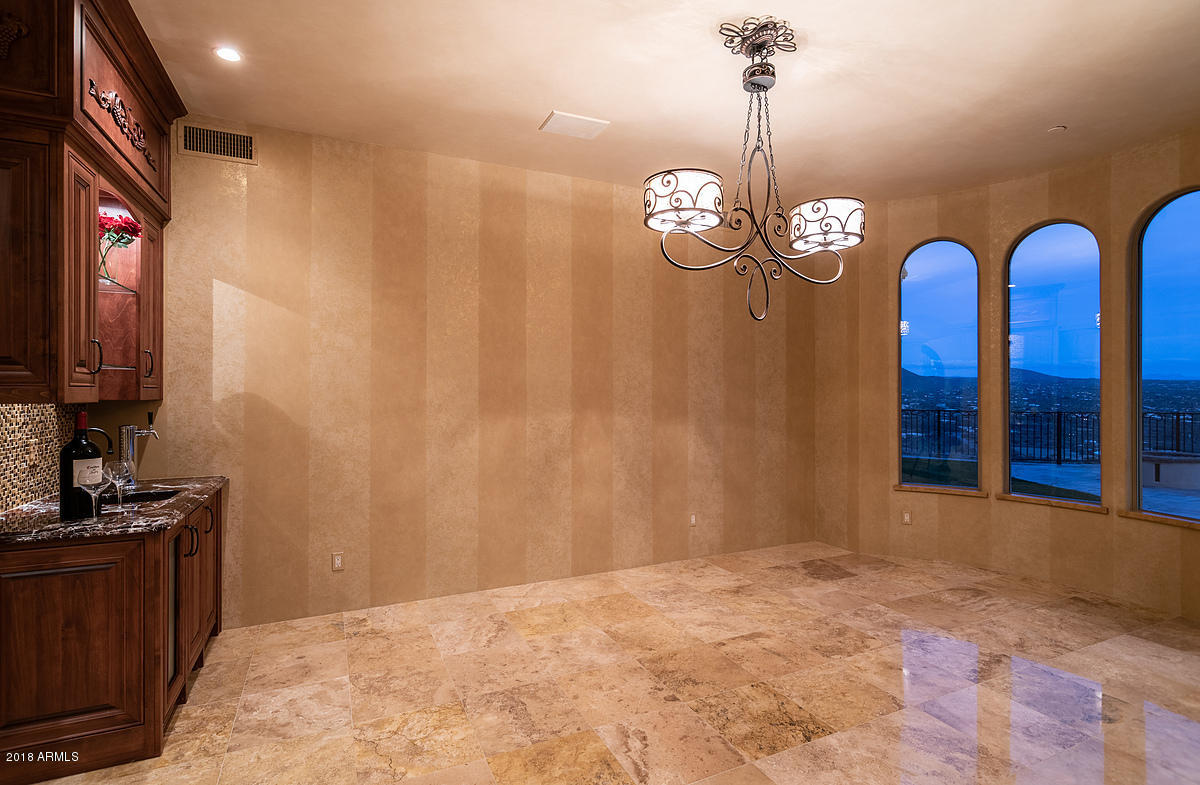 TOP OF THE MOUNTAIN
SEVEN SISTERS - Residential
