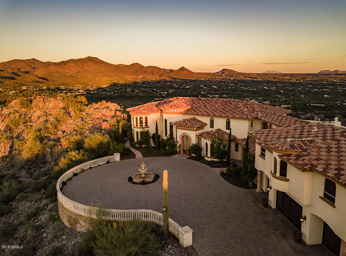 TOP OF THE MOUNTAIN
SEVEN SISTERS - Residential