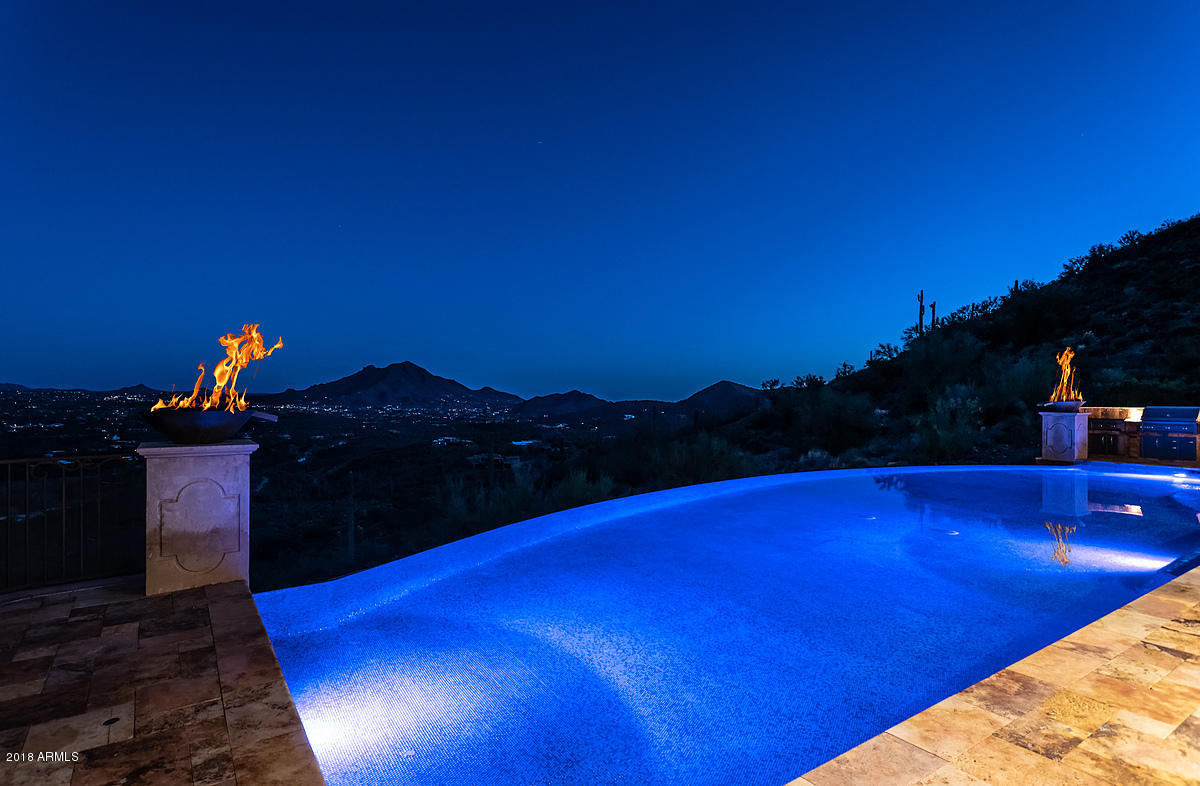 TOP OF THE MOUNTAIN
SEVEN SISTERS - Residential
