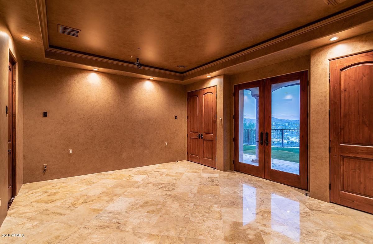 TOP OF THE MOUNTAIN
SEVEN SISTERS - Residential