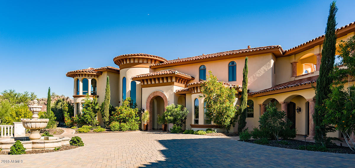 TOP OF THE MOUNTAIN
SEVEN SISTERS - Residential