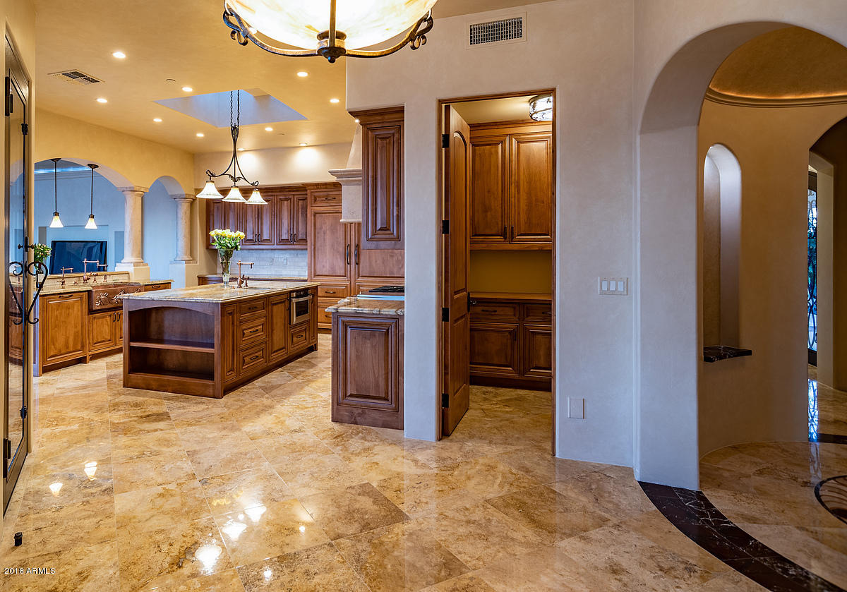 TOP OF THE MOUNTAIN
SEVEN SISTERS - Residential
