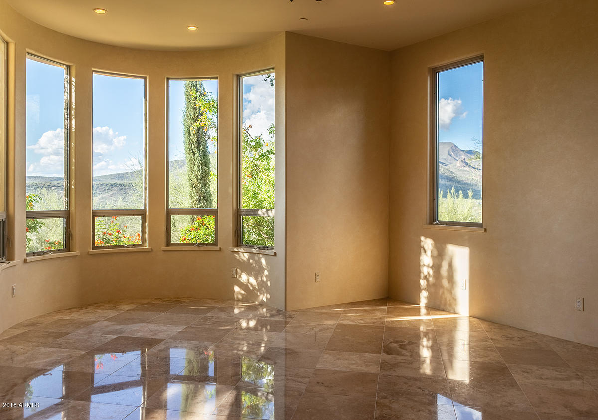 TOP OF THE MOUNTAIN
SEVEN SISTERS - Residential