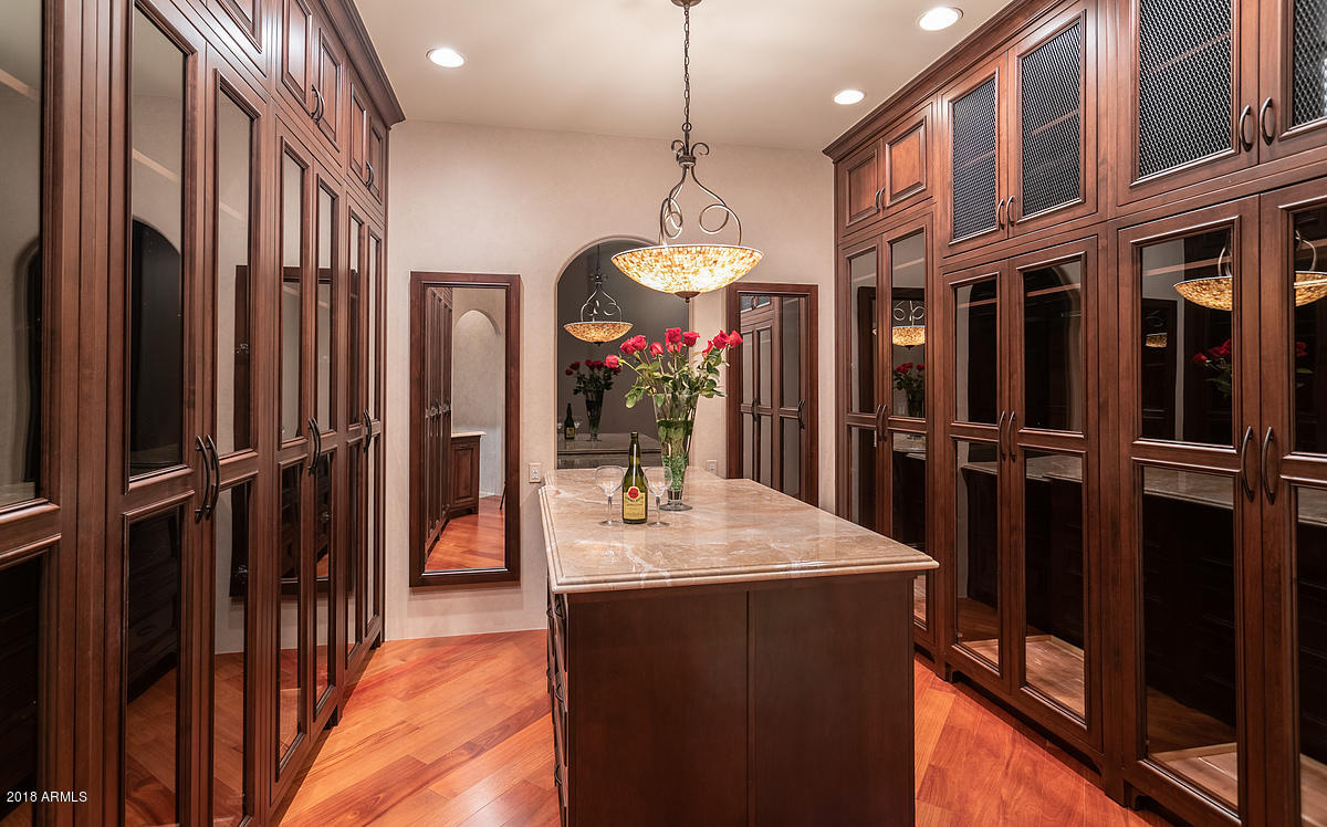 TOP OF THE MOUNTAIN
SEVEN SISTERS - Residential