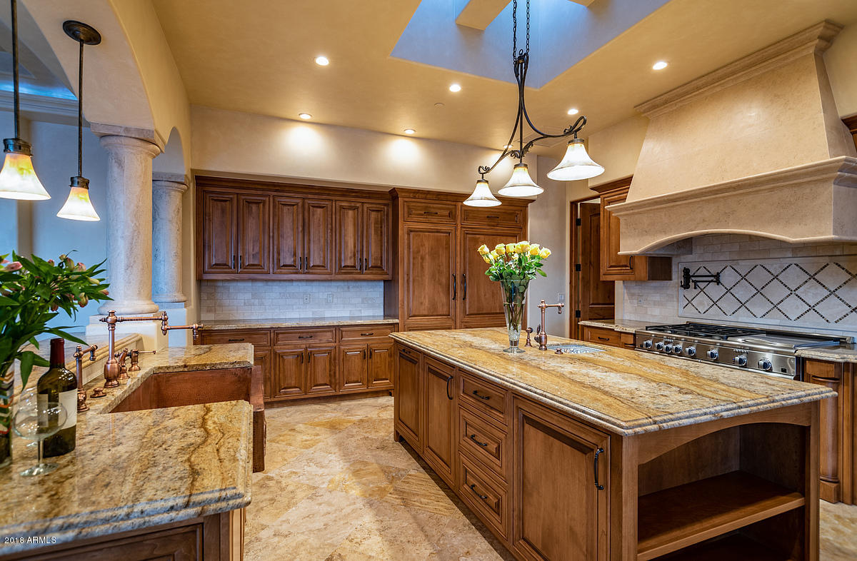 TOP OF THE MOUNTAIN
SEVEN SISTERS - Residential