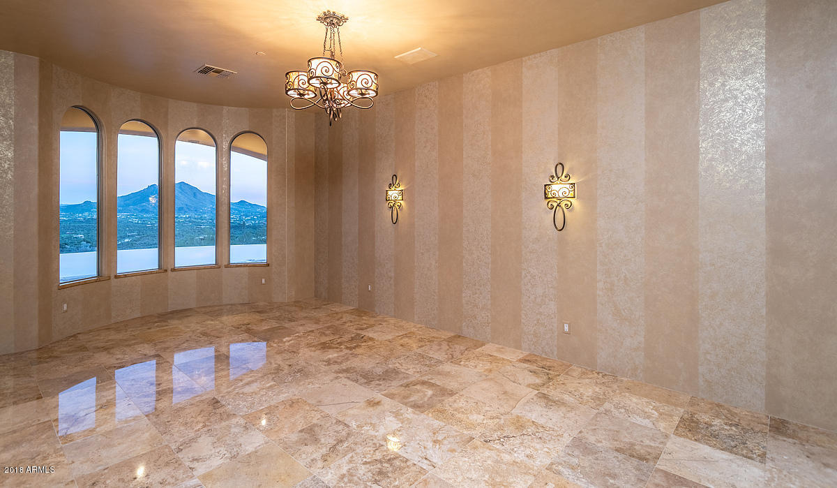 TOP OF THE MOUNTAIN
SEVEN SISTERS - Residential