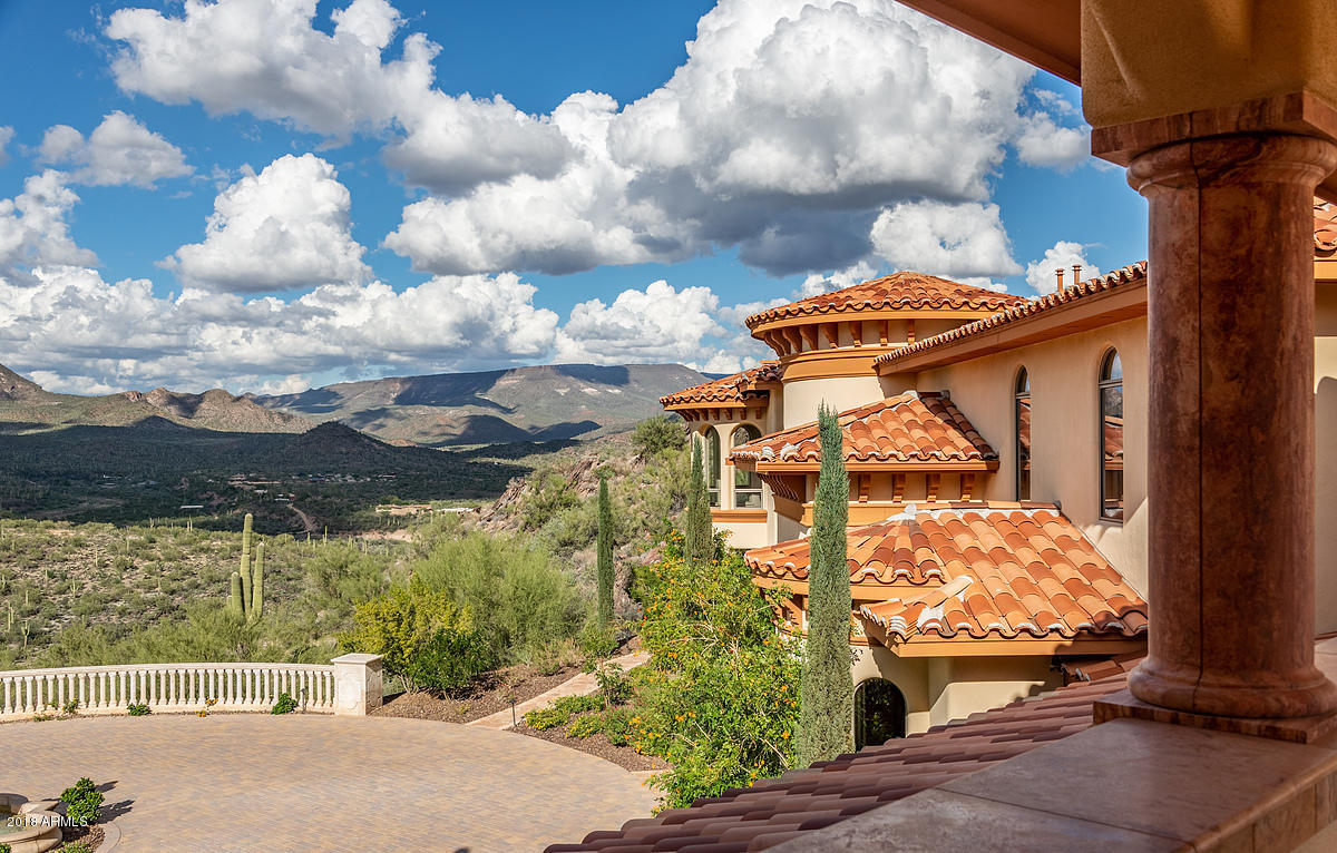 TOP OF THE MOUNTAIN
SEVEN SISTERS - Residential