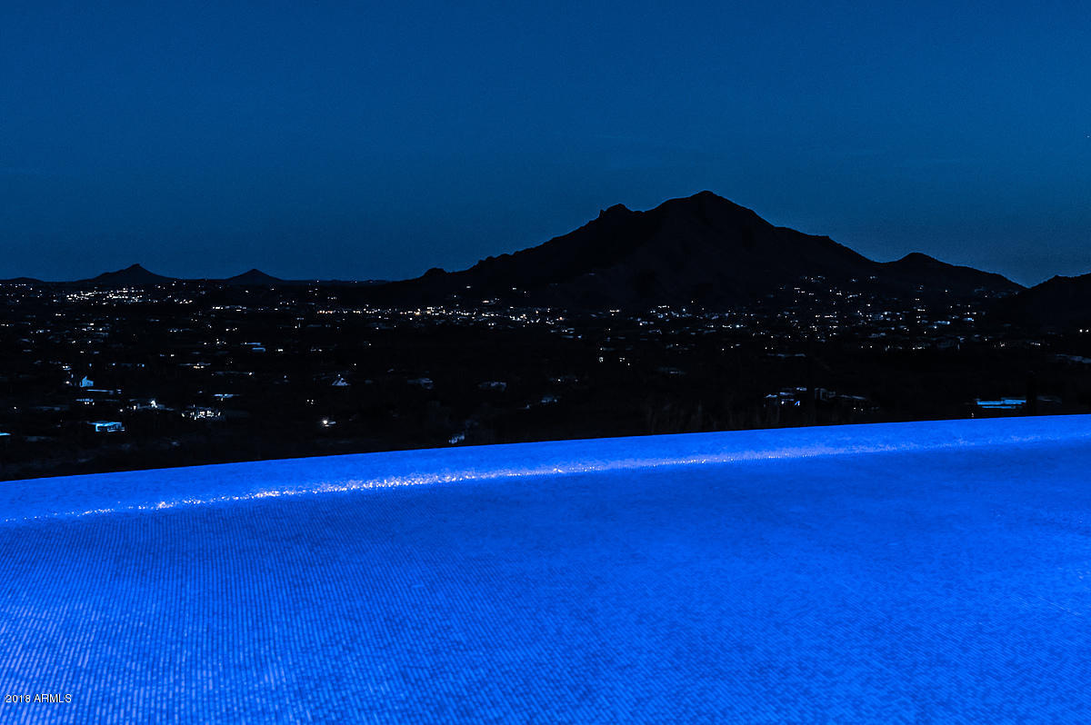 TOP OF THE MOUNTAIN
SEVEN SISTERS - Residential