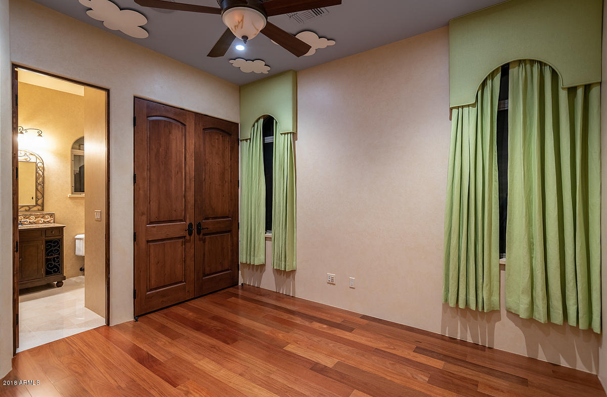 TOP OF THE MOUNTAIN
SEVEN SISTERS - Residential