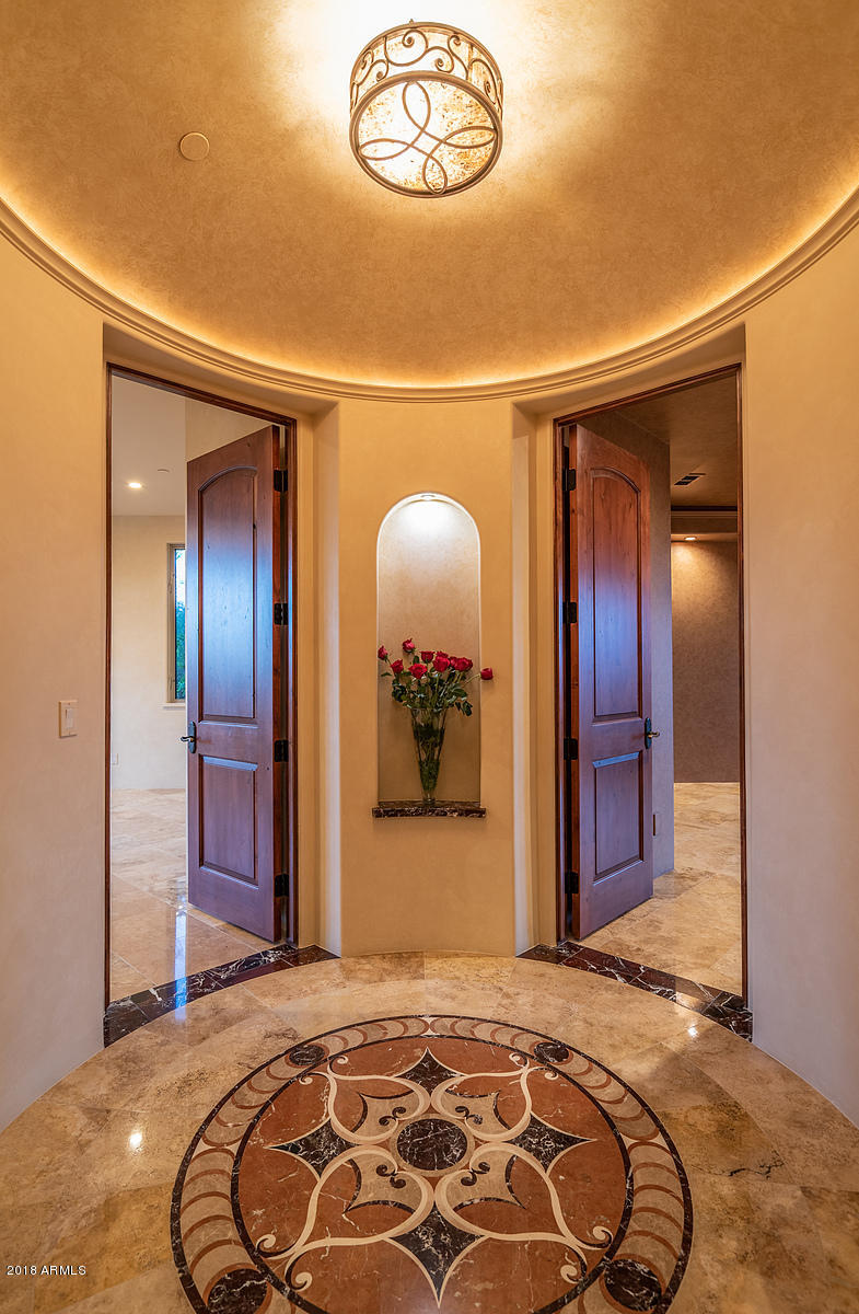 TOP OF THE MOUNTAIN
SEVEN SISTERS - Residential