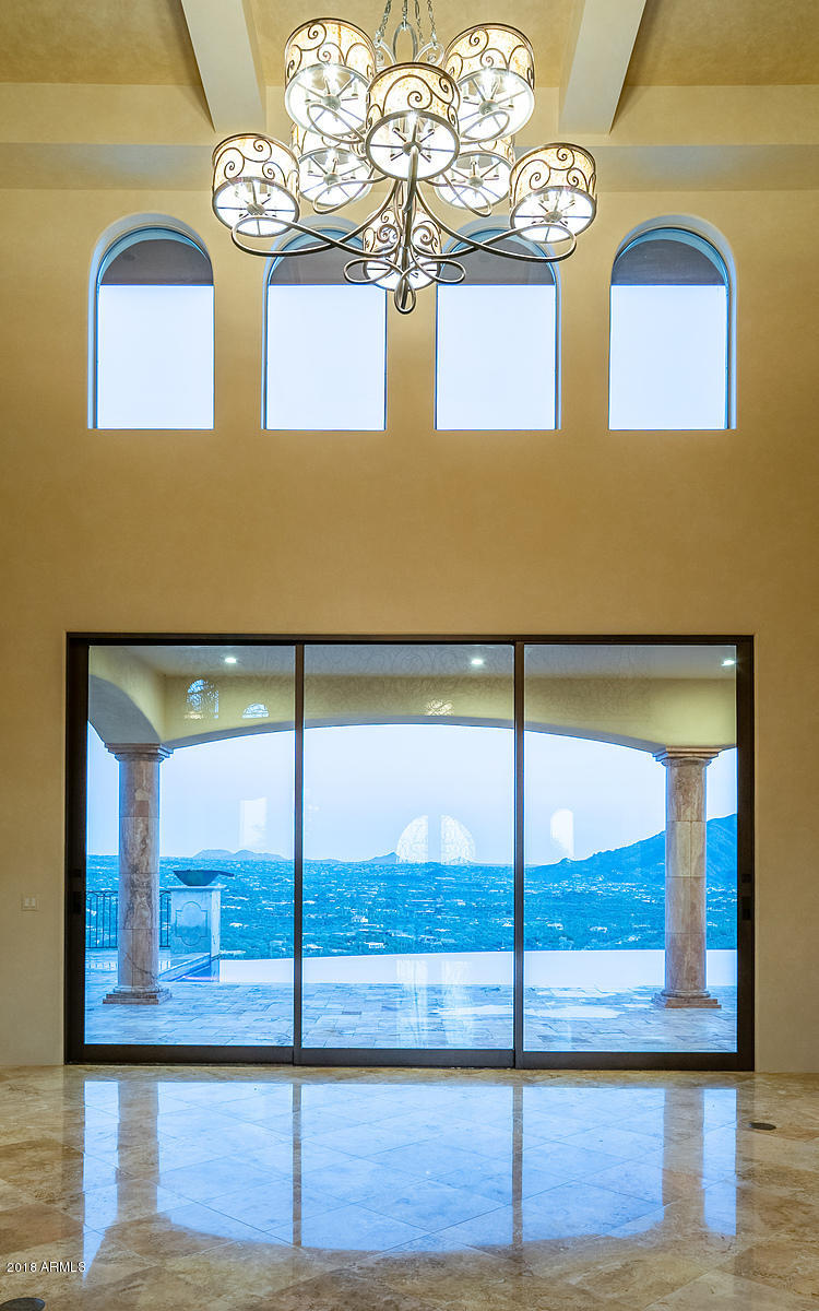 TOP OF THE MOUNTAIN
SEVEN SISTERS - Residential
