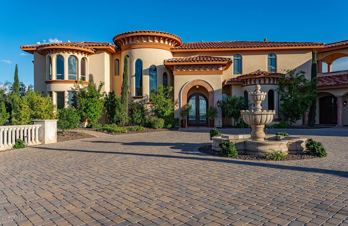 TOP OF THE MOUNTAIN
SEVEN SISTERS - Residential