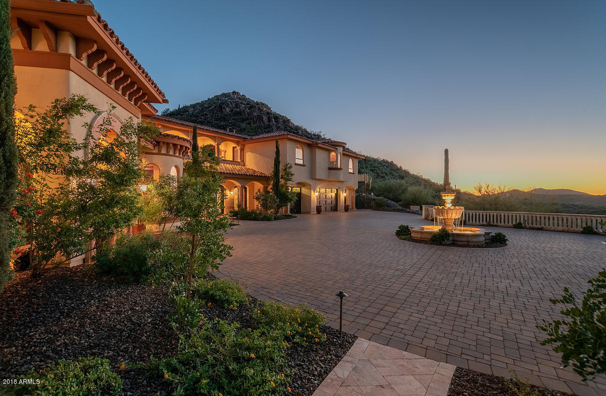 TOP OF THE MOUNTAIN
SEVEN SISTERS - Residential