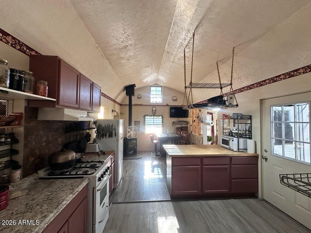 APACHE WOODLAND ESTATES - Residential