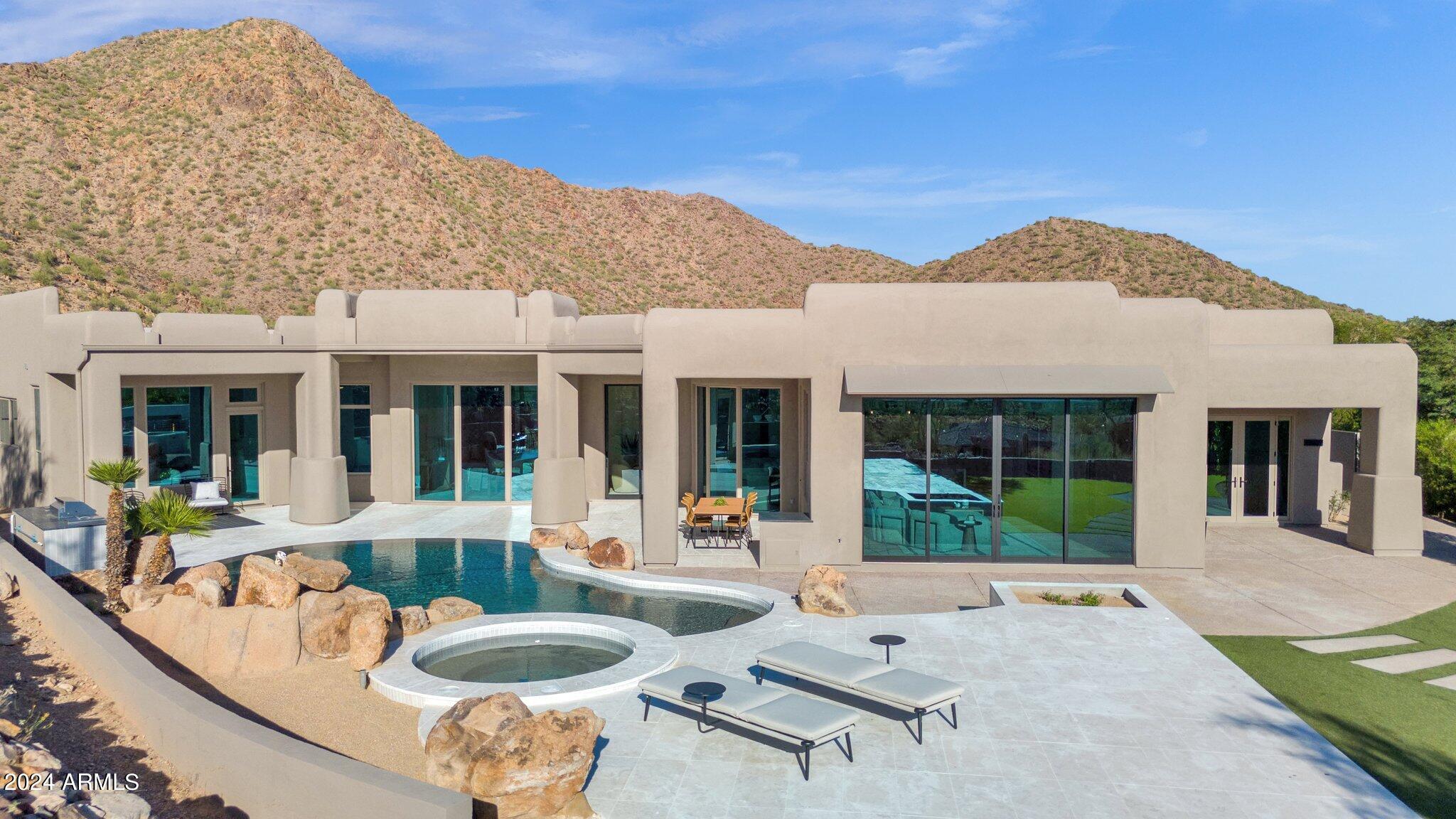 SCOTTSDALE MOUNTAIN - Residential