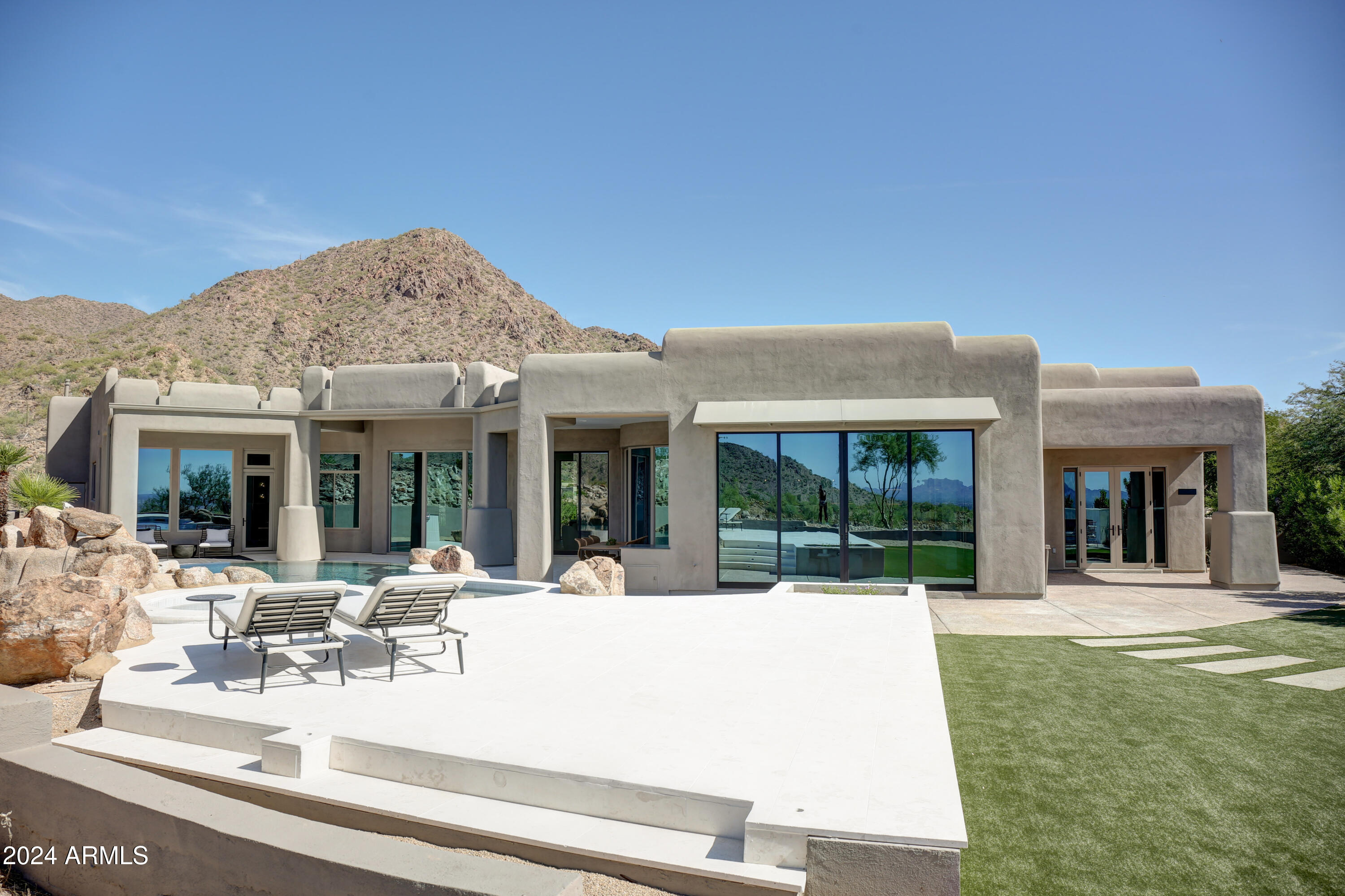 SCOTTSDALE MOUNTAIN - Residential