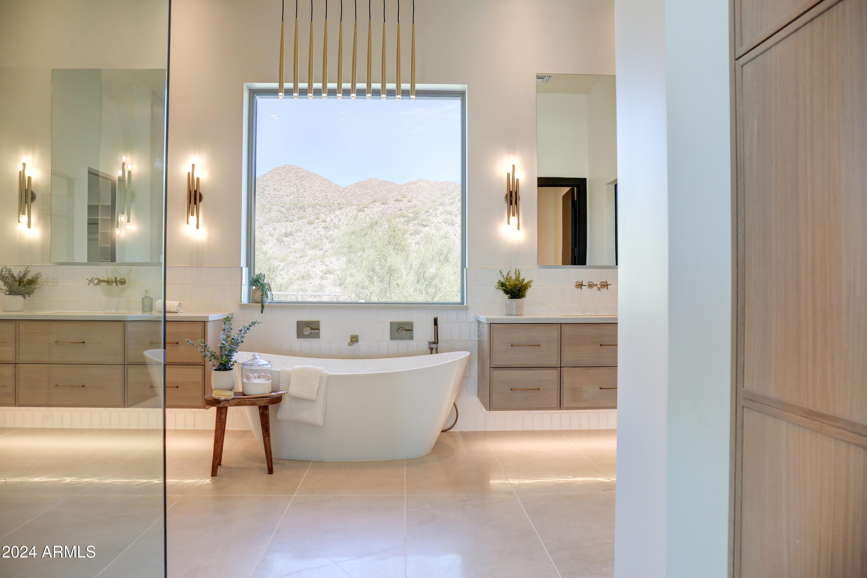SCOTTSDALE MOUNTAIN - Residential