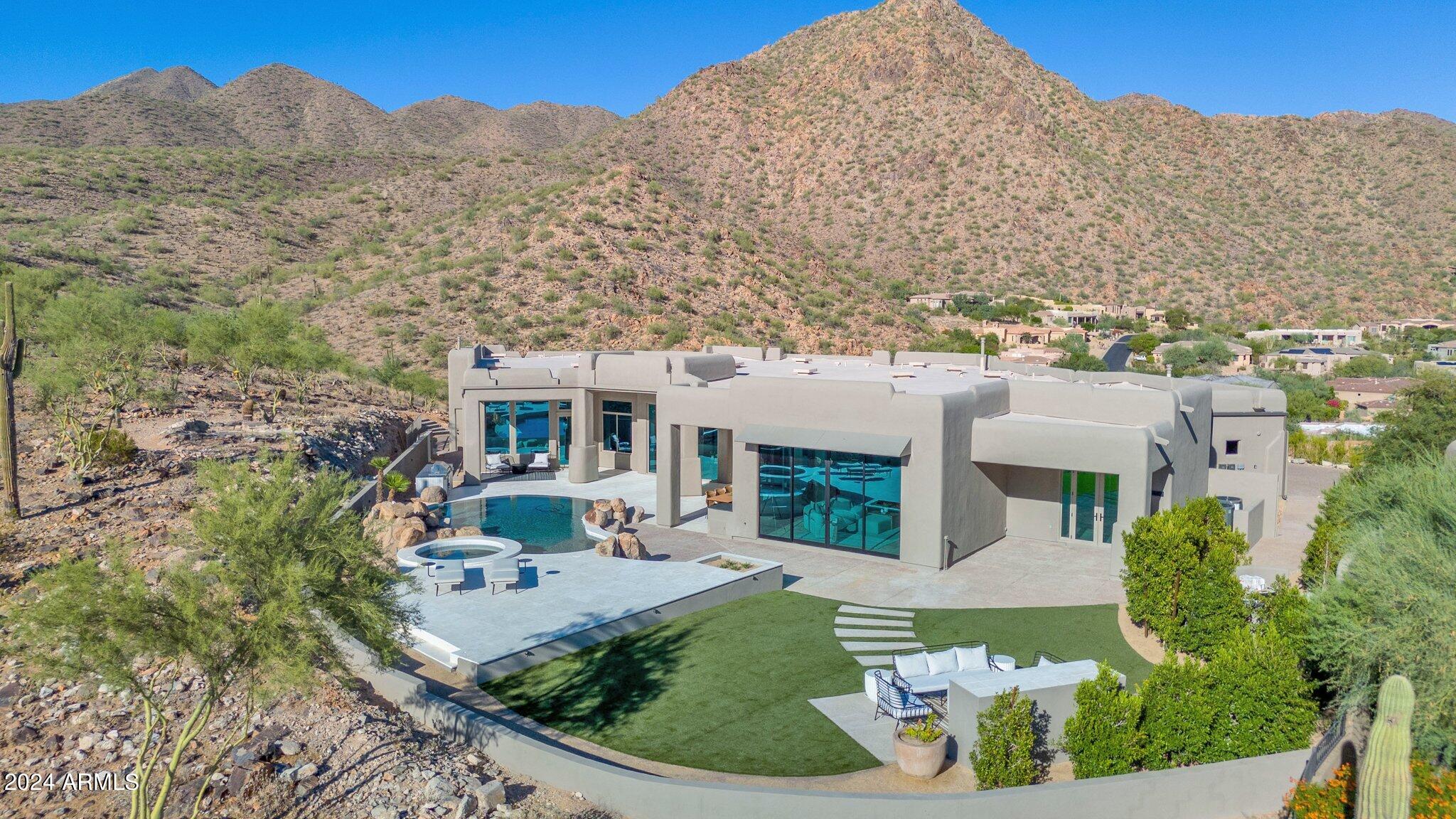 SCOTTSDALE MOUNTAIN - Residential