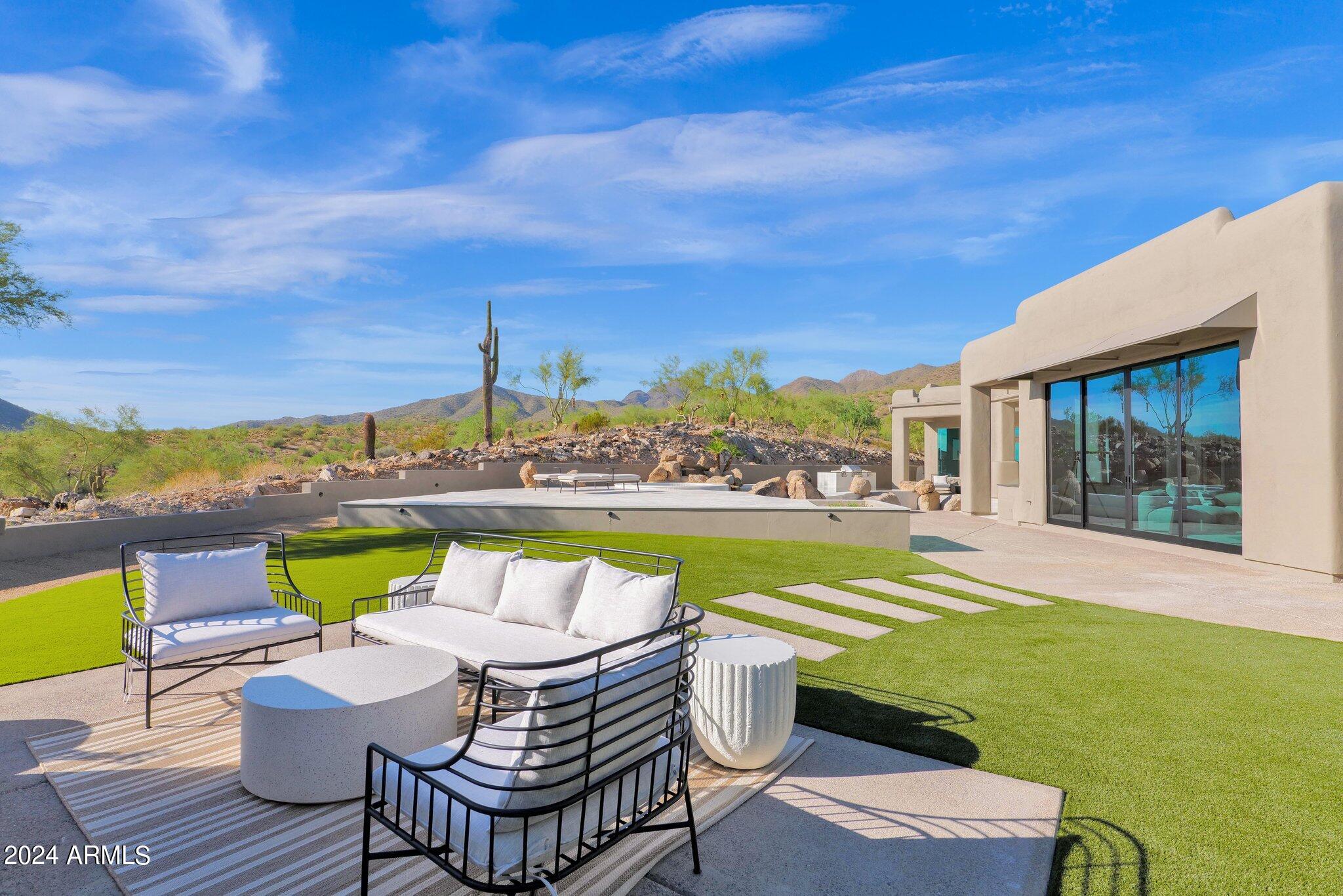 SCOTTSDALE MOUNTAIN - Residential