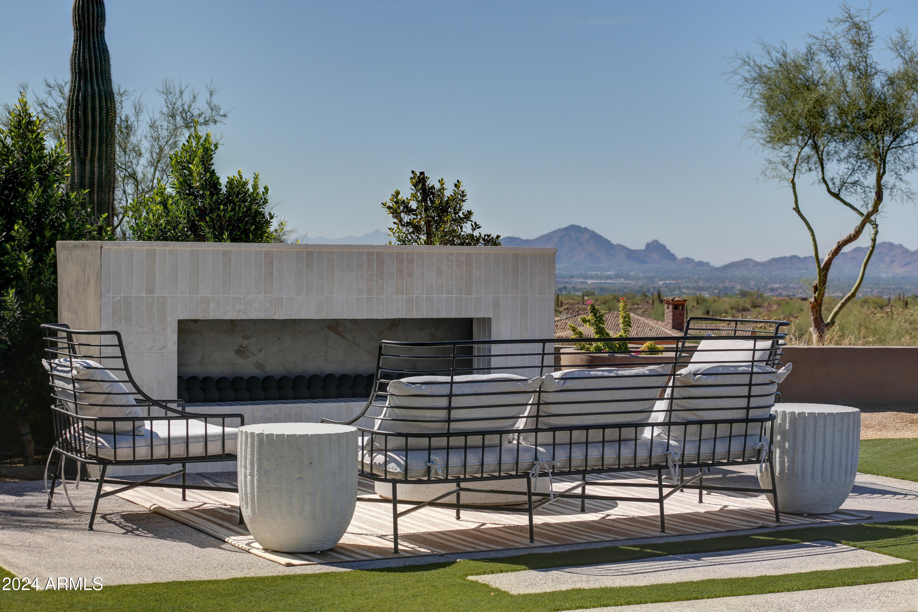 SCOTTSDALE MOUNTAIN - Residential