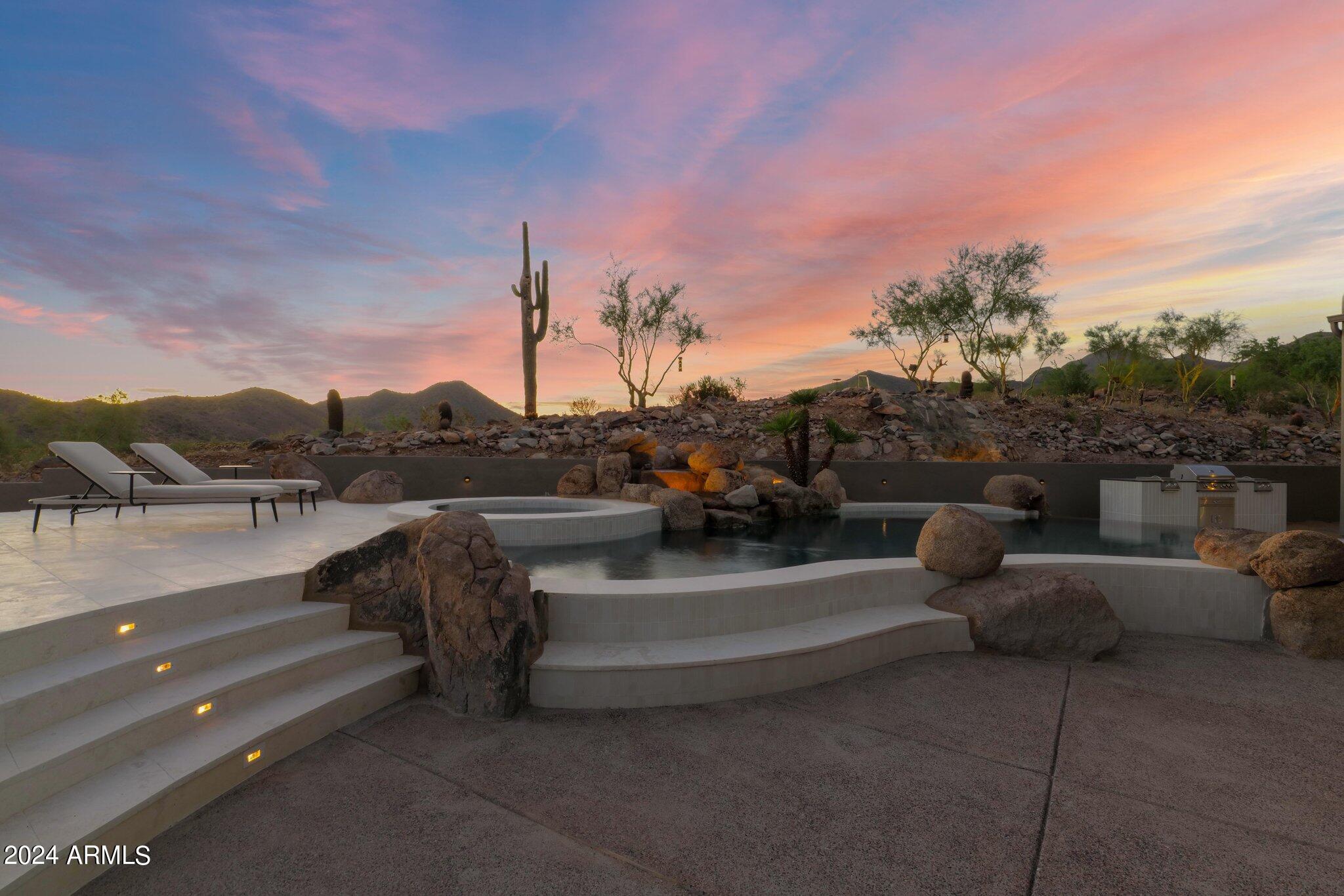 SCOTTSDALE MOUNTAIN - Residential