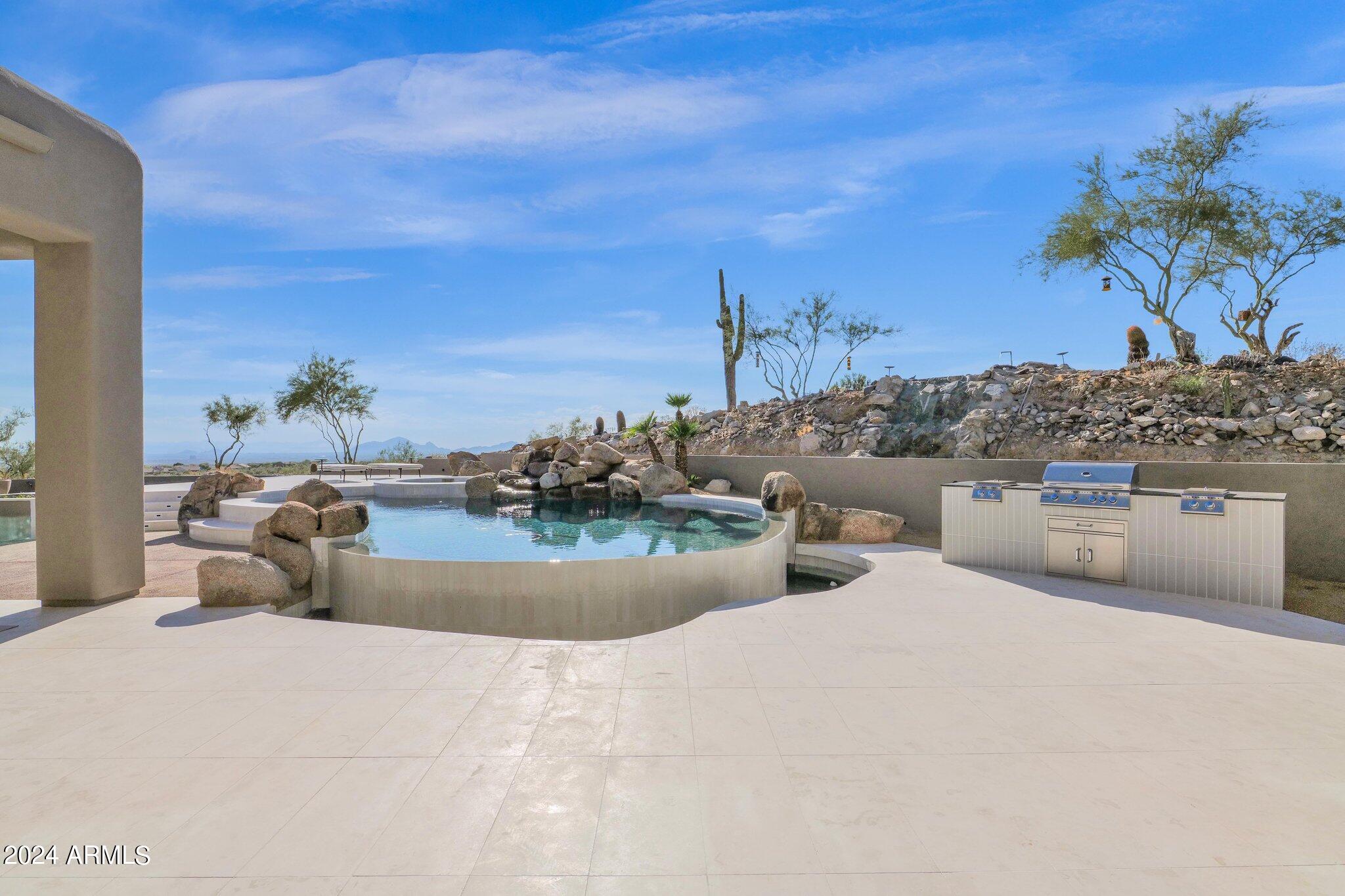 SCOTTSDALE MOUNTAIN - Residential