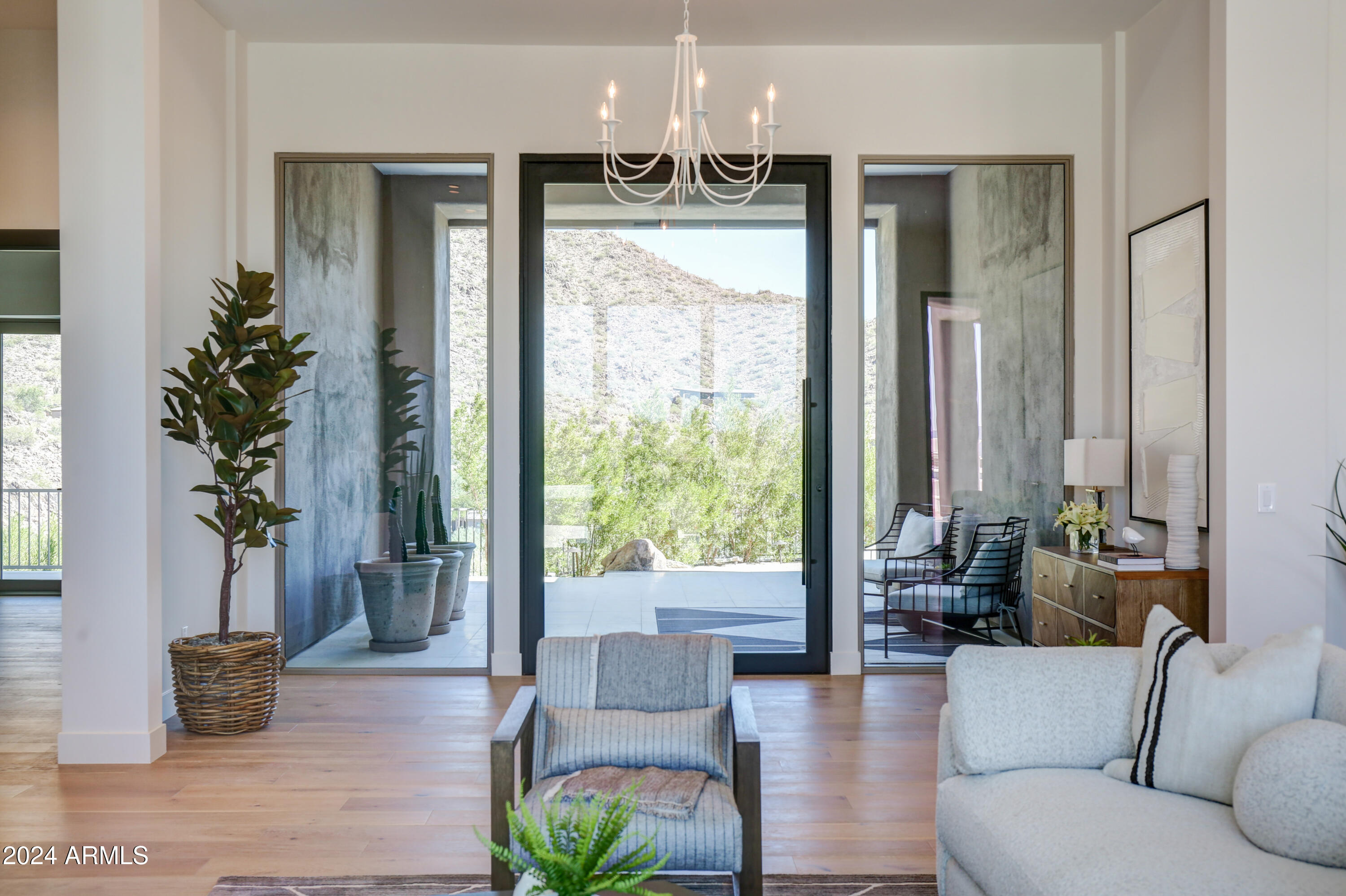 SCOTTSDALE MOUNTAIN - Residential