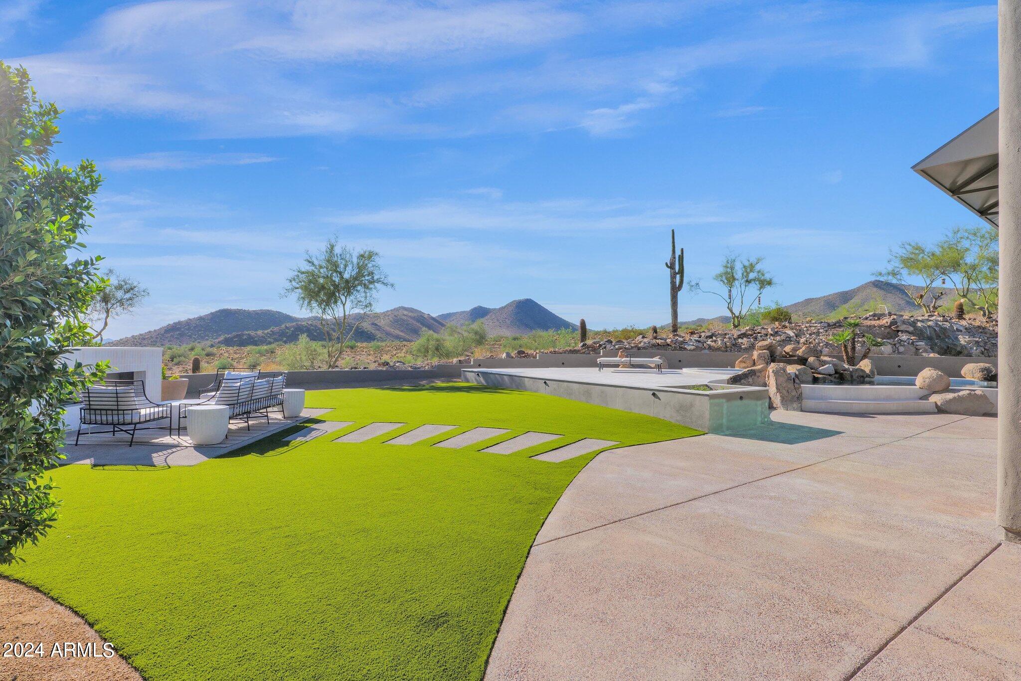 SCOTTSDALE MOUNTAIN - Residential