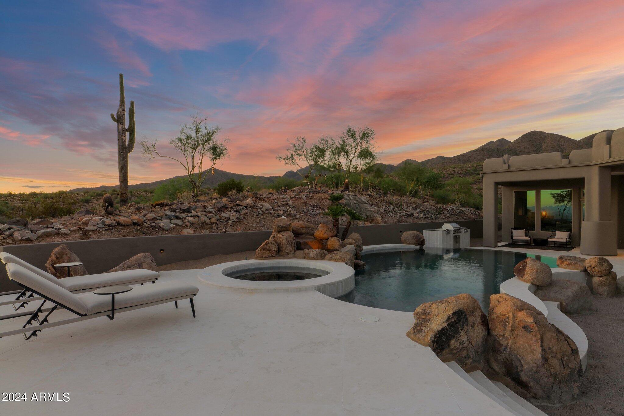 SCOTTSDALE MOUNTAIN - Residential