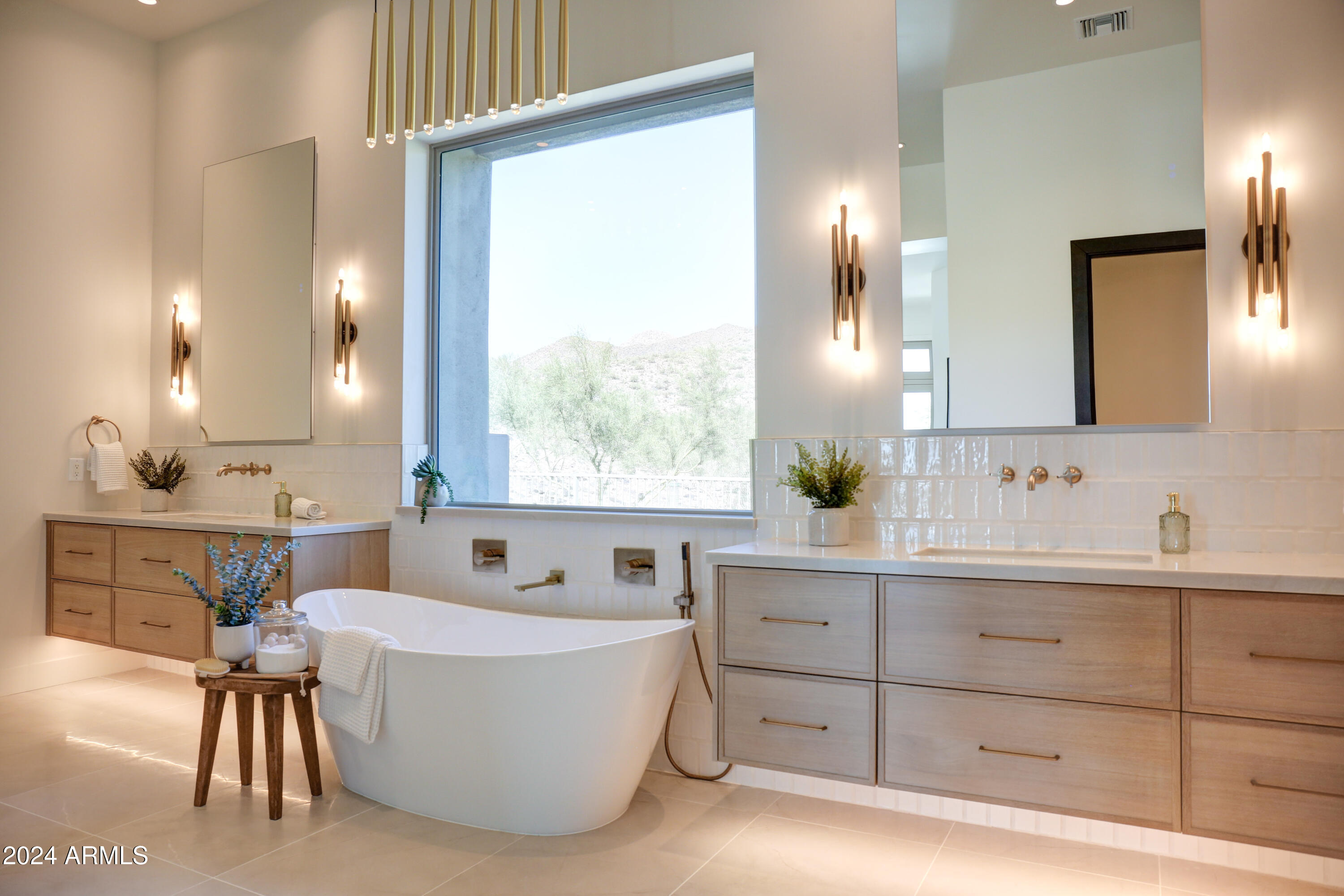 SCOTTSDALE MOUNTAIN - Residential