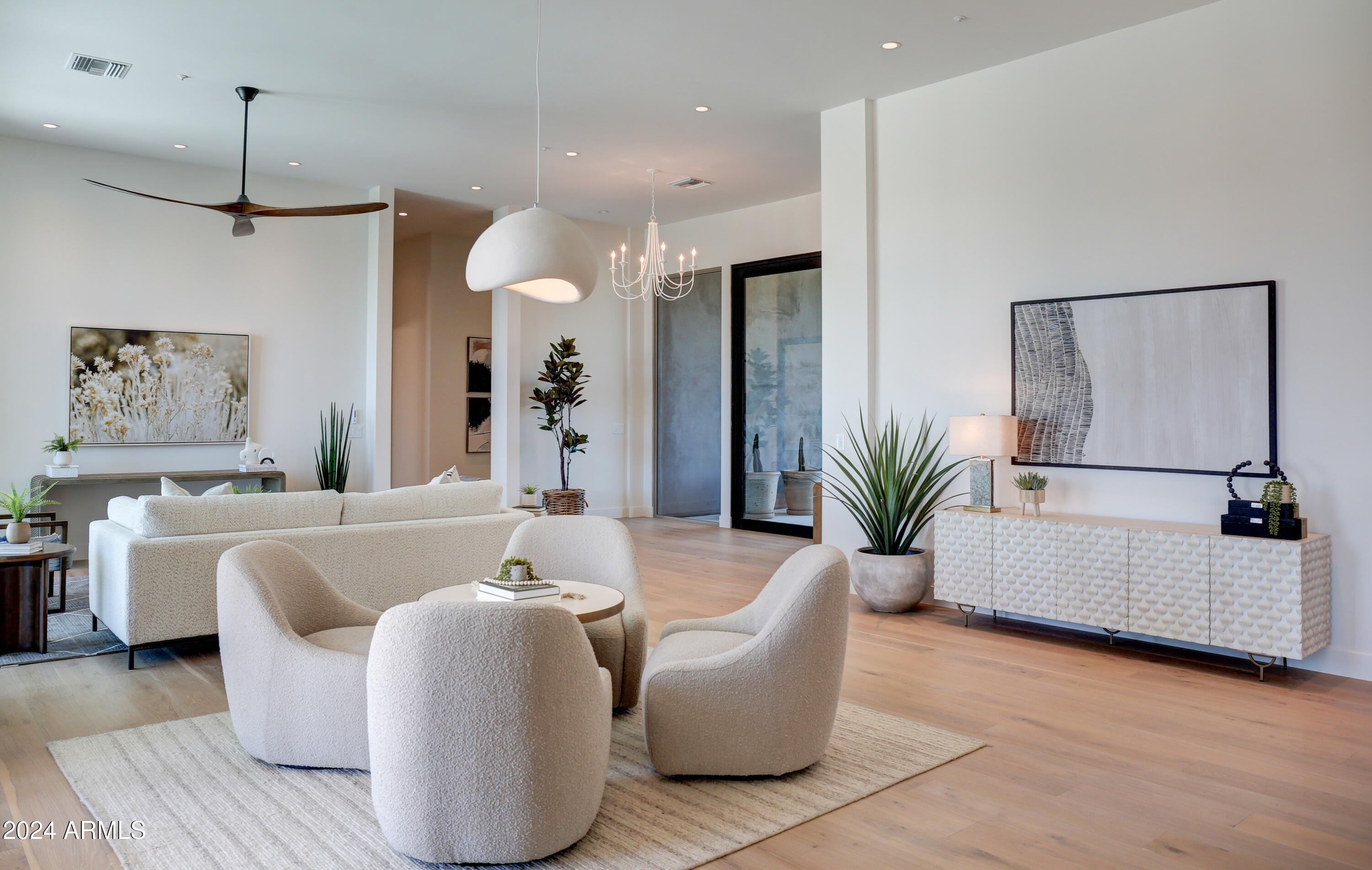 SCOTTSDALE MOUNTAIN - Residential