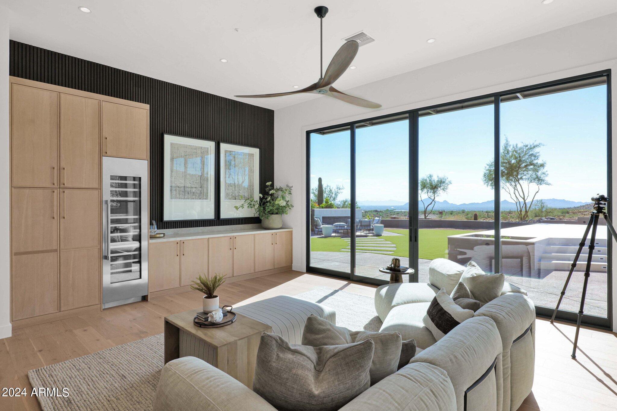 SCOTTSDALE MOUNTAIN - Residential