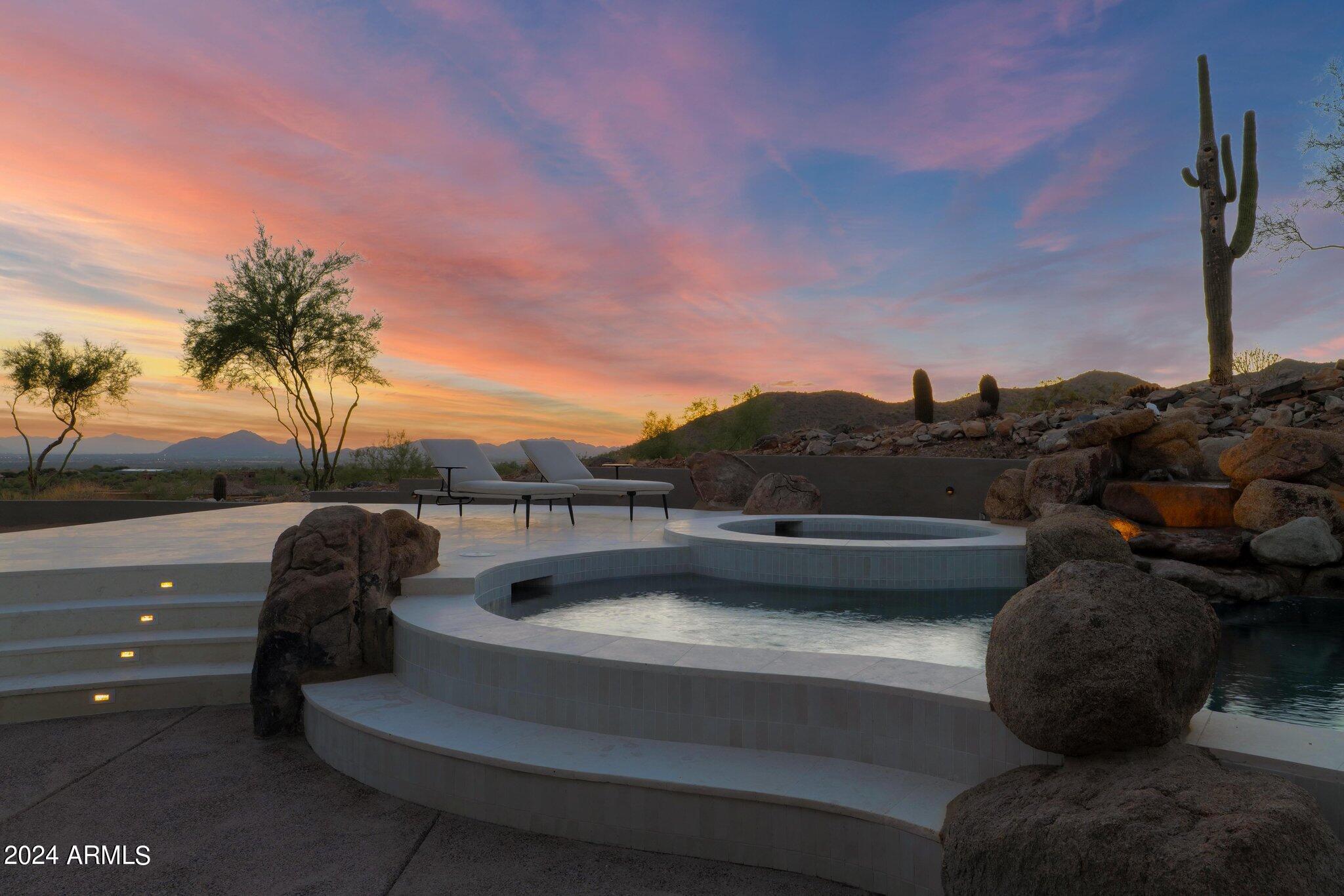 SCOTTSDALE MOUNTAIN - Residential