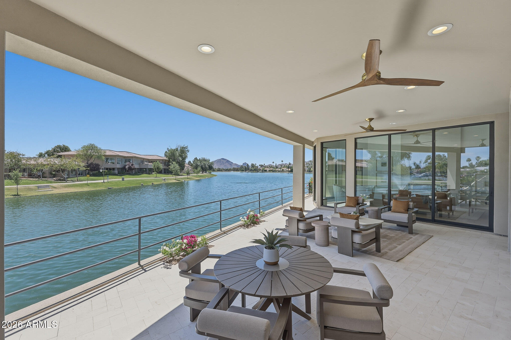 LAS PALOMAS REPLAT - Residential