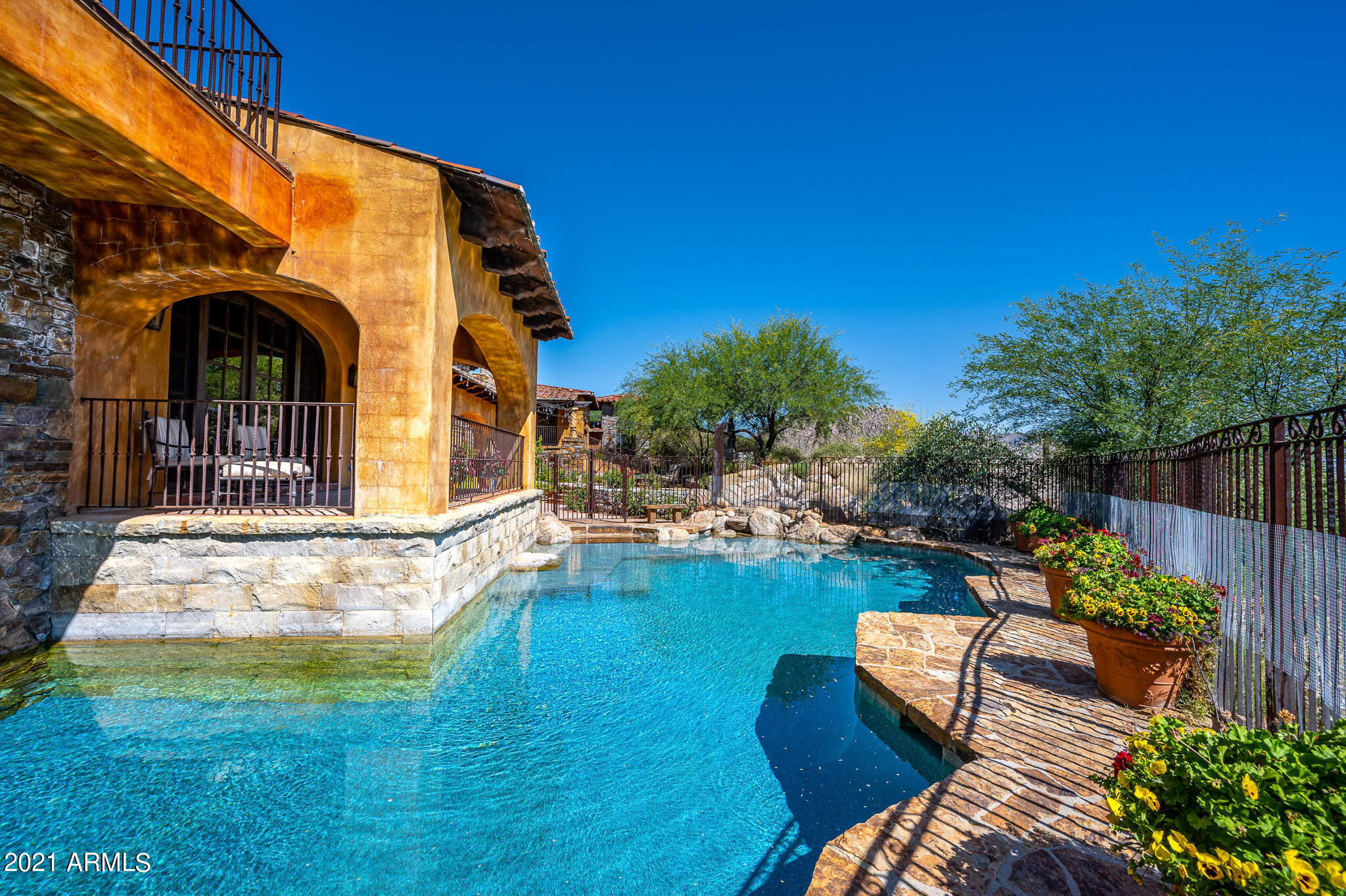 ESTANCIA - Residential