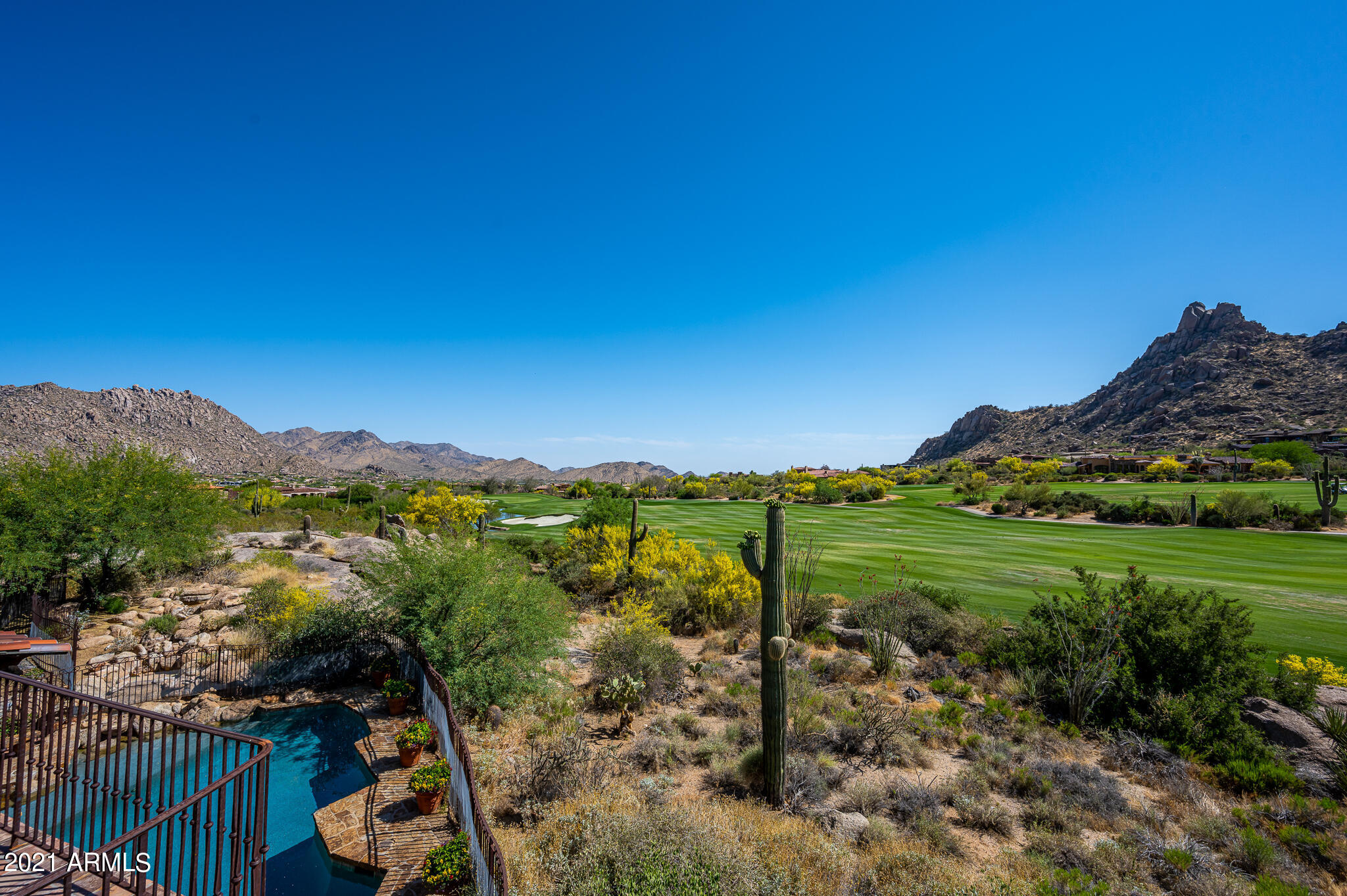 ESTANCIA - Residential