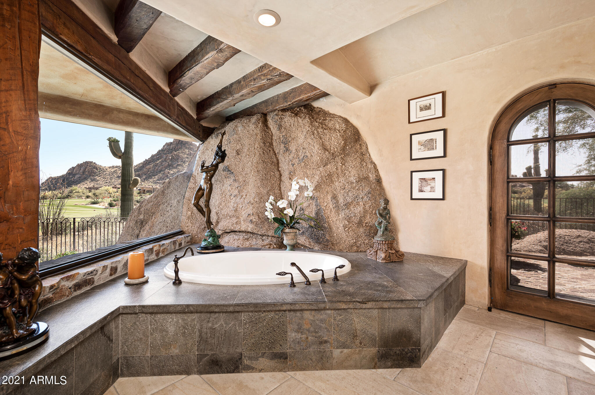 ESTANCIA - Residential